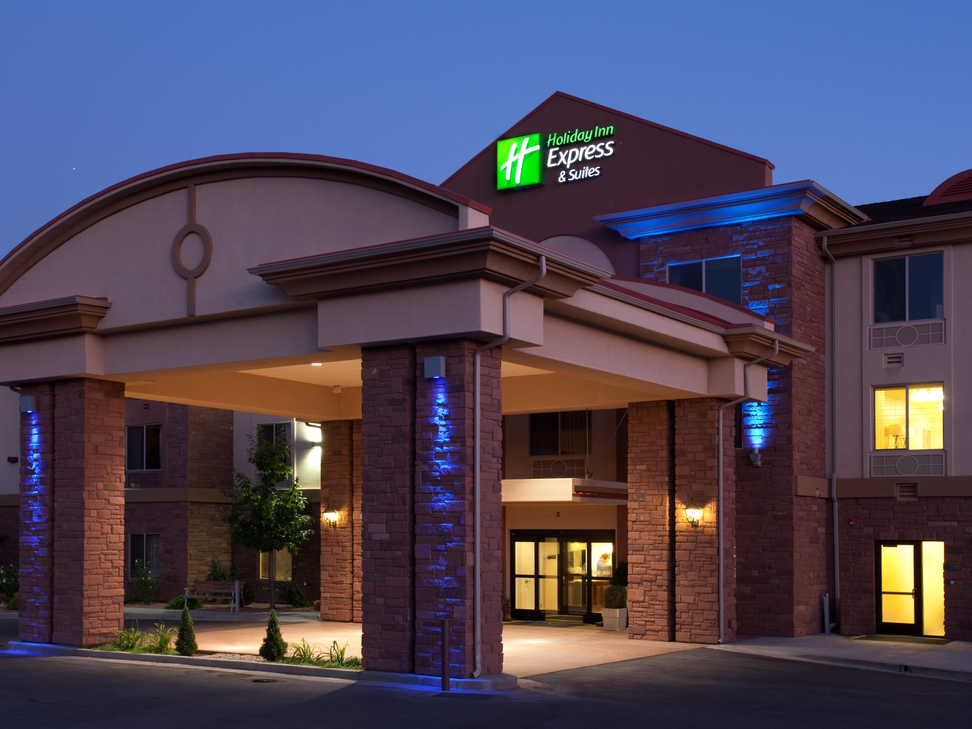 Welcome to the Holiday Inn Express & Suites Kanab!