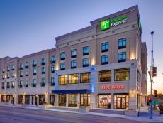 Holiday Inn Express & Suites Kansas City KU Medical Center