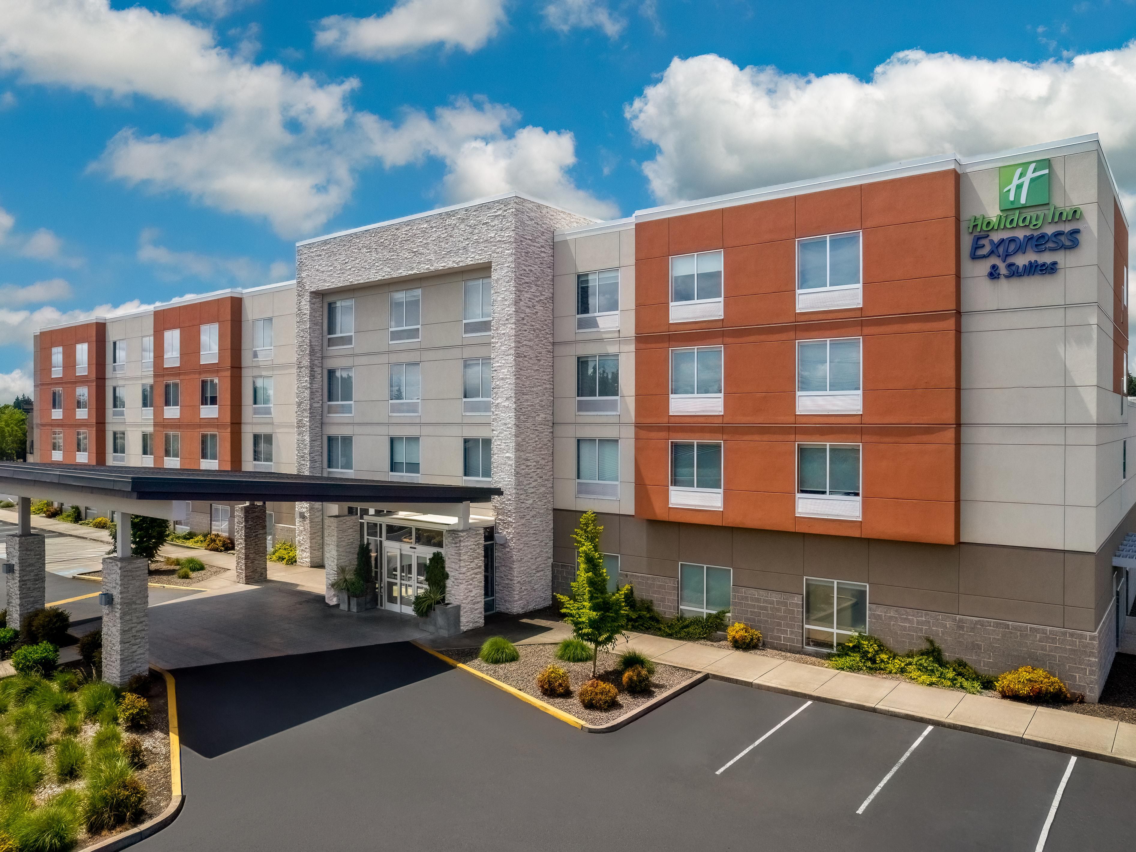 Arrive at our newly remodeled Keizer hotel near Salem.