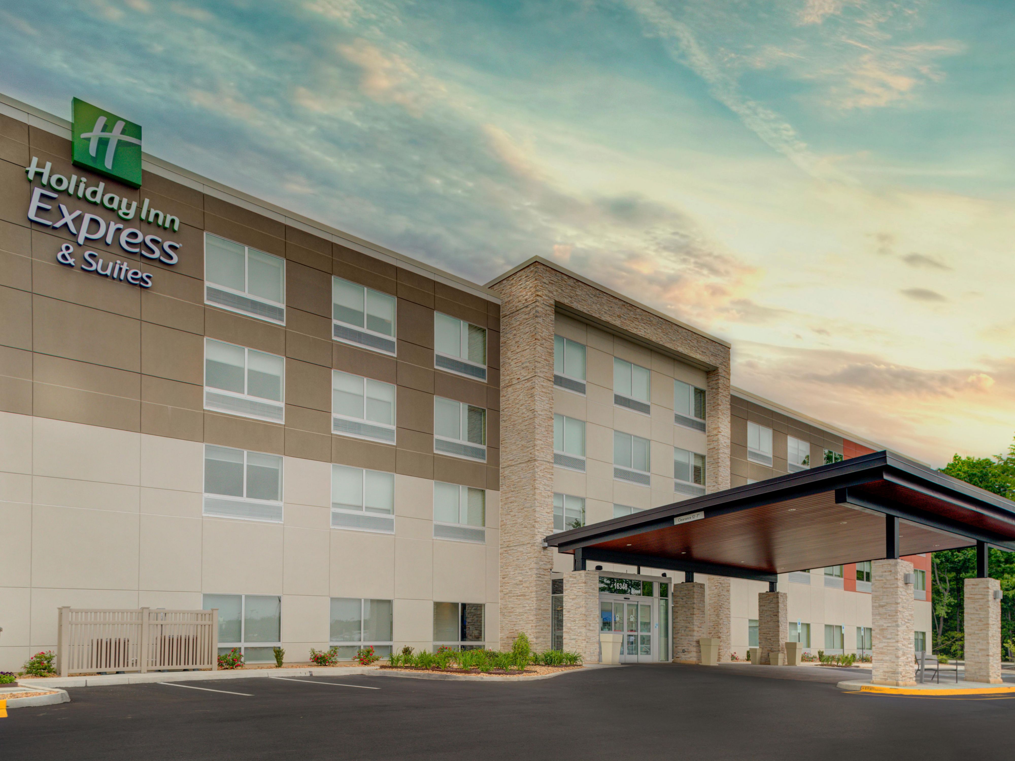 Affordable Hotel in Dahlgren, VA | Holiday Inn Express & Suites King George  - Dahlgren