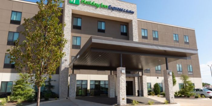 Holiday Inn Express & Suites Kingfisher