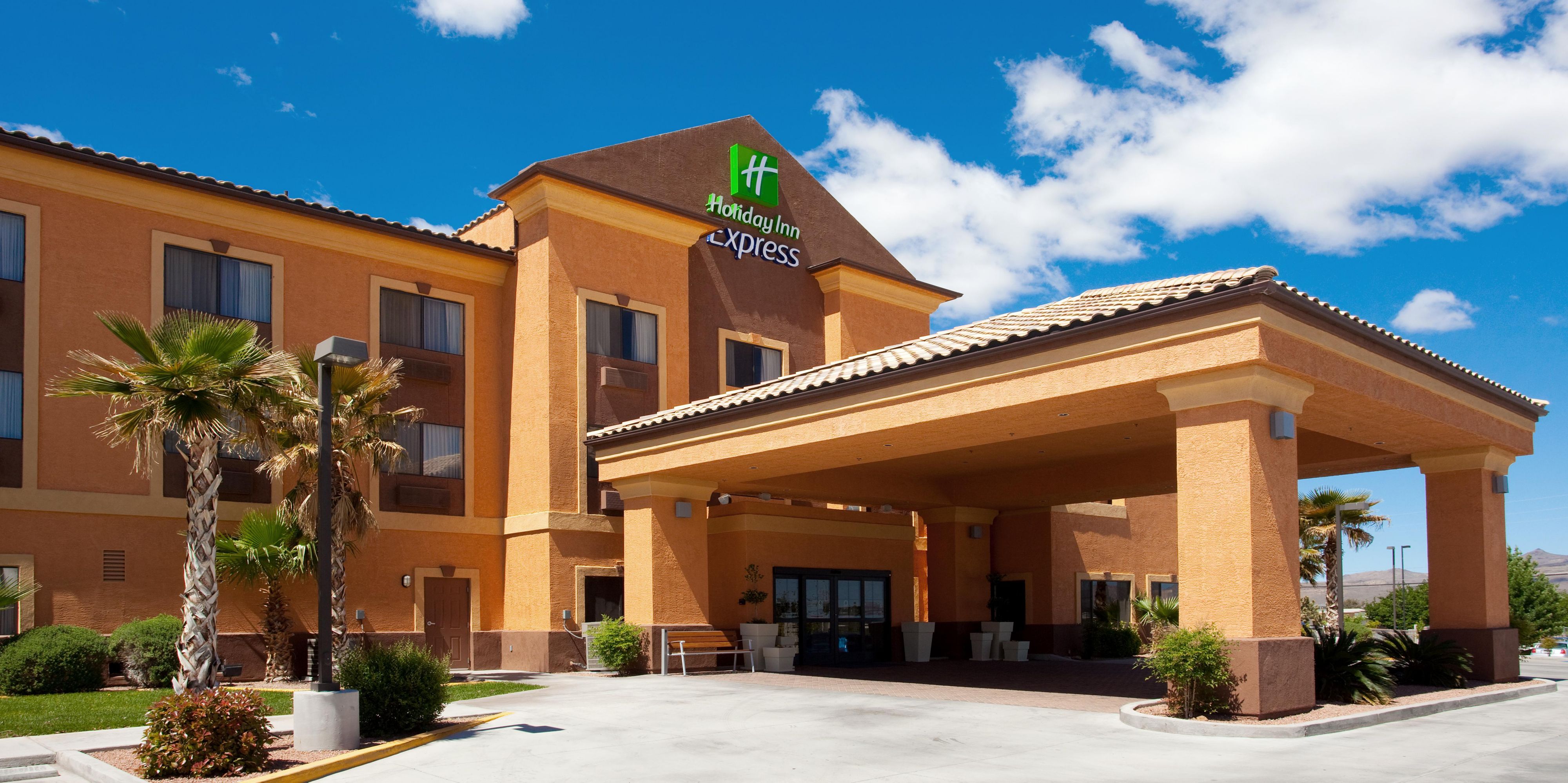 Just 30 minutes away from Casino Drive in Laughlin, Nevada. Take a gamble at Aquarius, Golden Nugget or Harrah's!