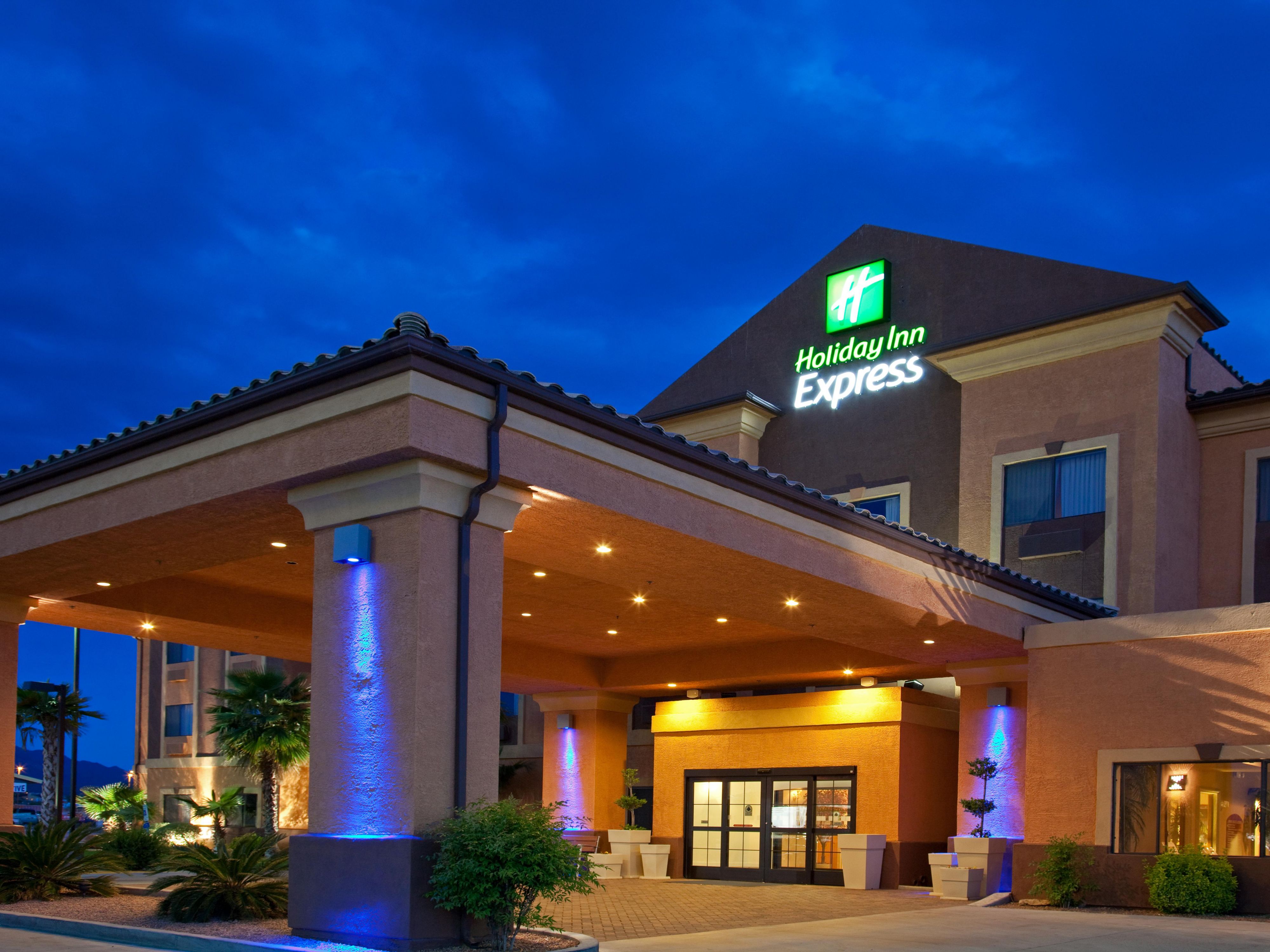 Holiday Inn Express & Suites Kingman - Kingman,