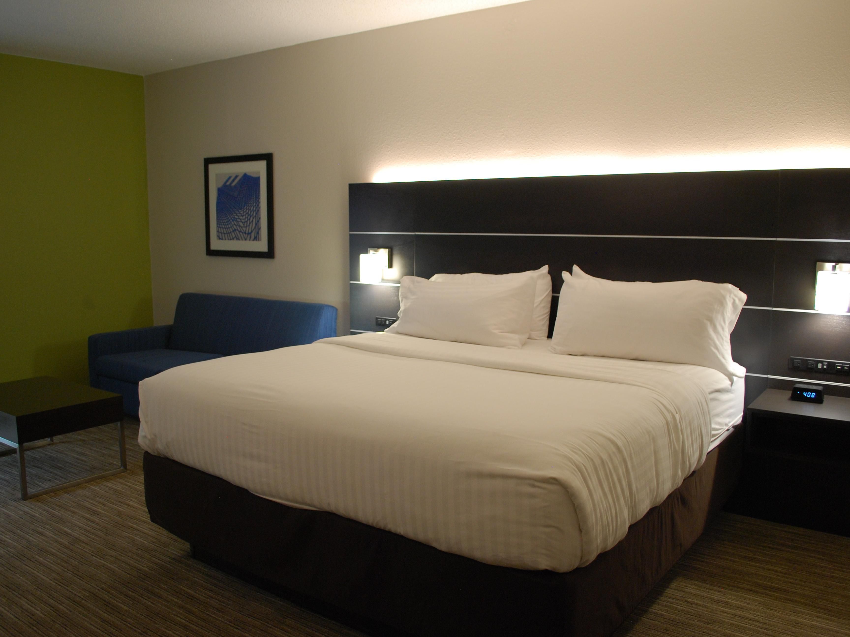 holiday inn express room tour