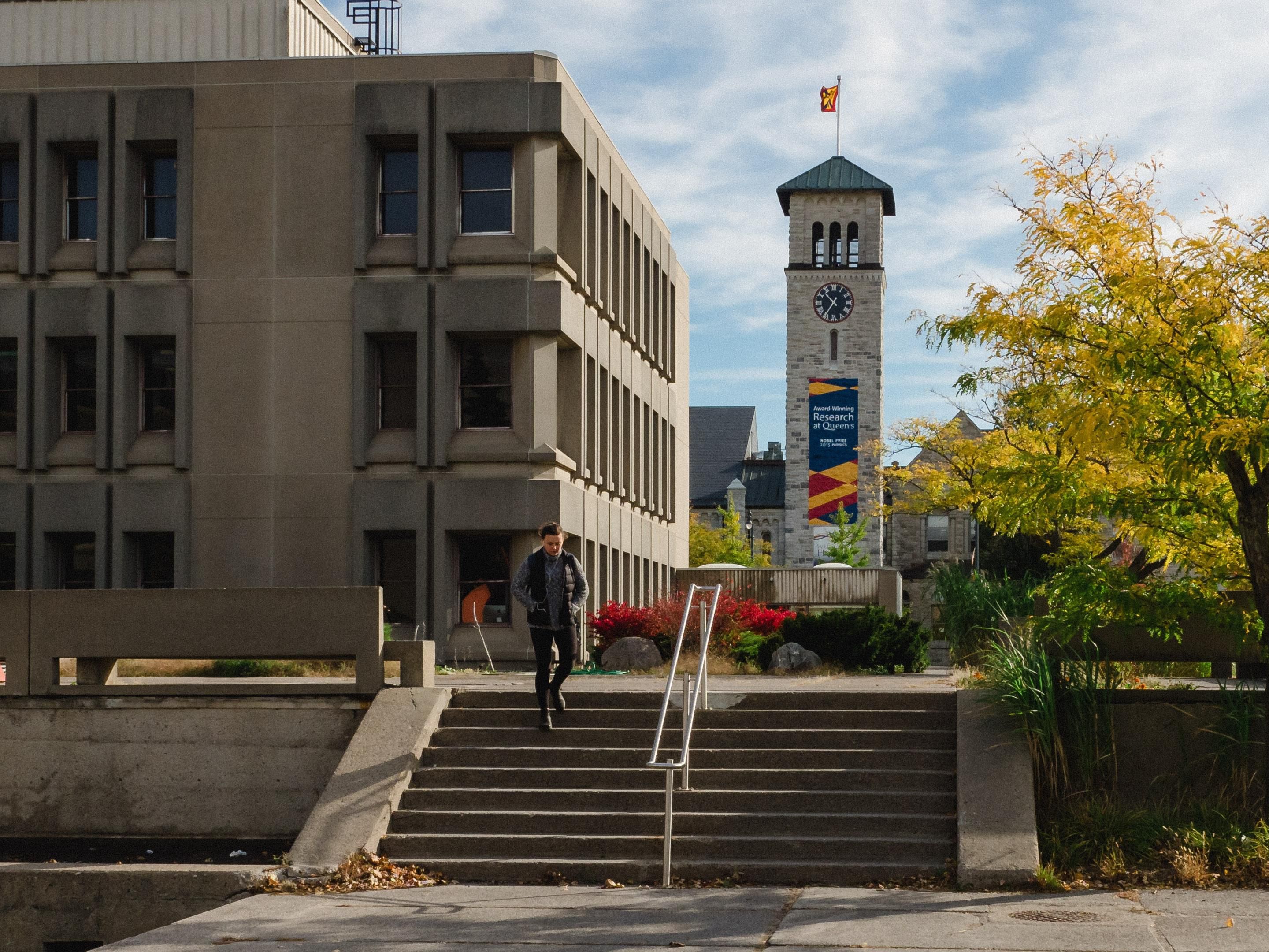 We’re a short drive to Queen’s University, St. Lawrence College, and Royal Military College—ideal for move-ins, convocations, campus tours, and weekend visits. Our location makes it easy to balance convenience with comfort.