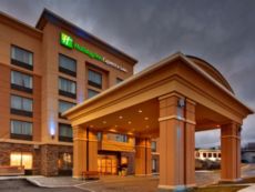 Holiday Inn Express & Suites Kingston Central