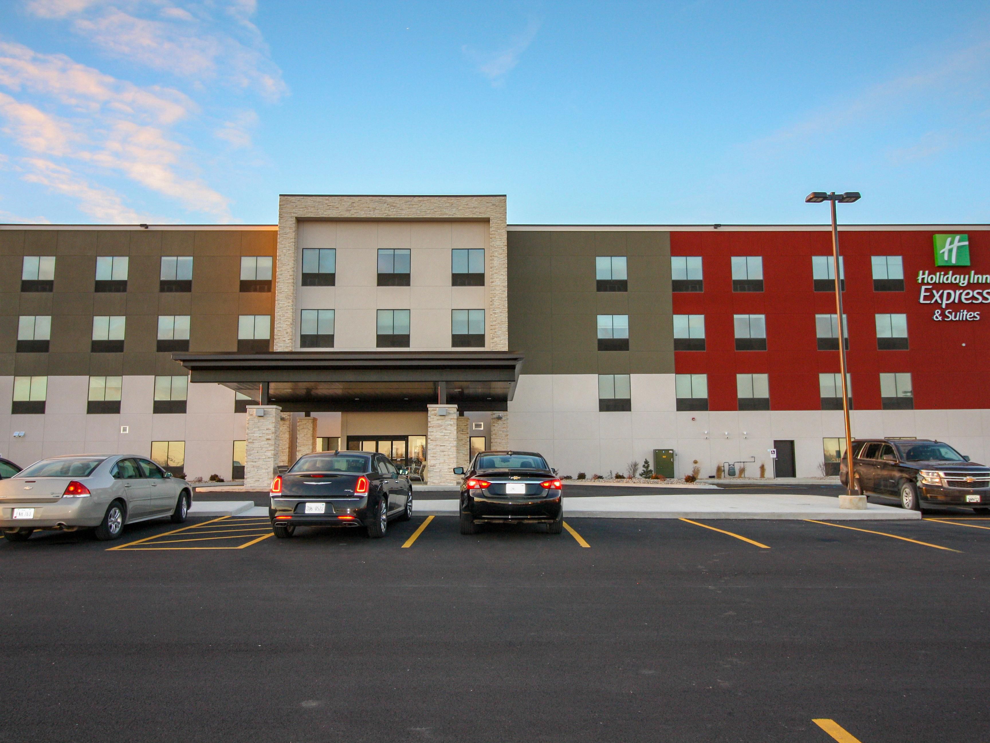 Our hotel is just moments from Truman State University and A.T. Still University, making it an ideal stay for visiting families, prospective students, faculty, and event attendees. Whether you're here for campus tours, graduation ceremonies, or academic conferences, you'll appreciate the short commute and comfortable accommodations.