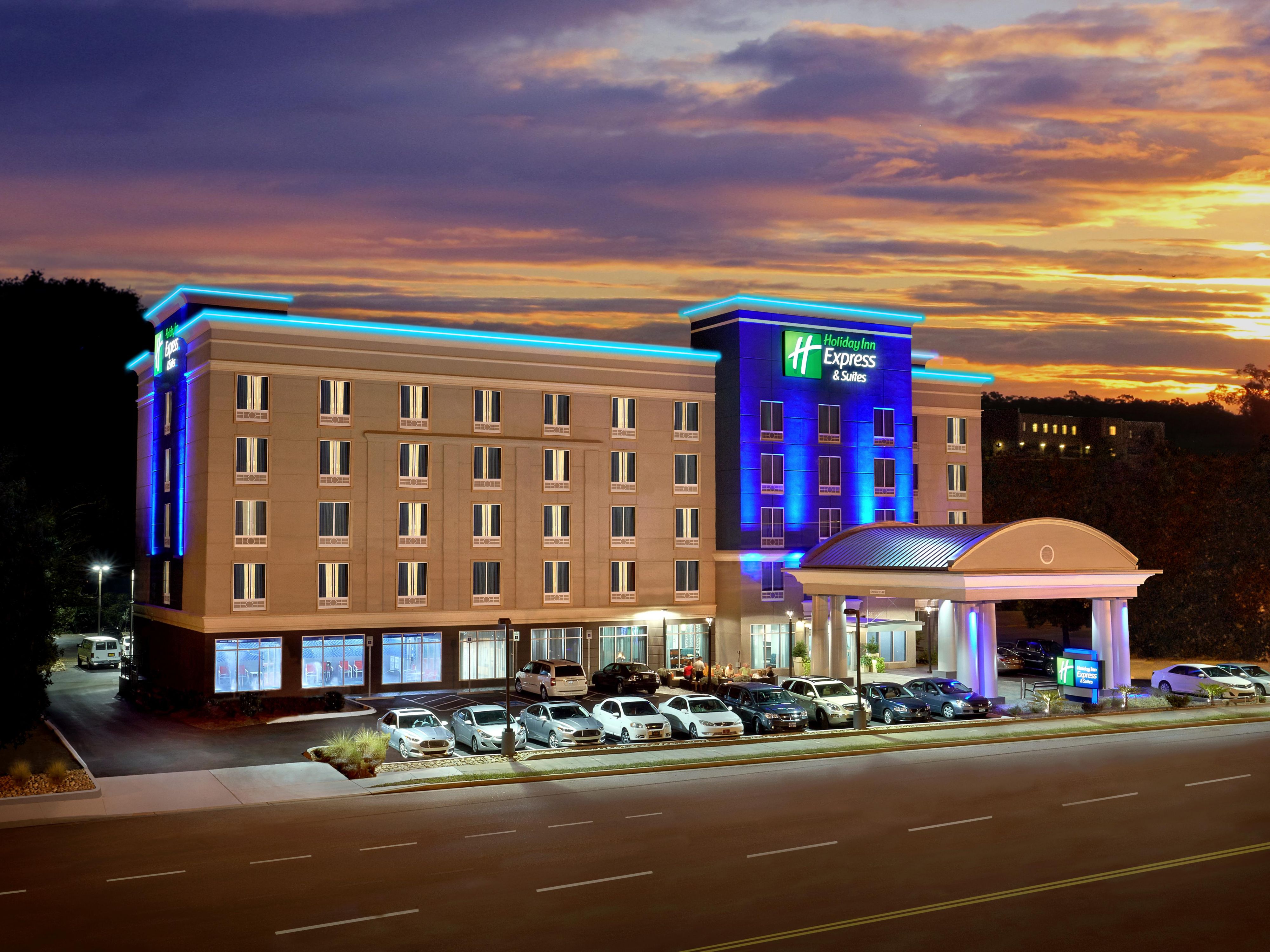 Holiday Inn Express And Suites Knoxville 3185174376 4x3