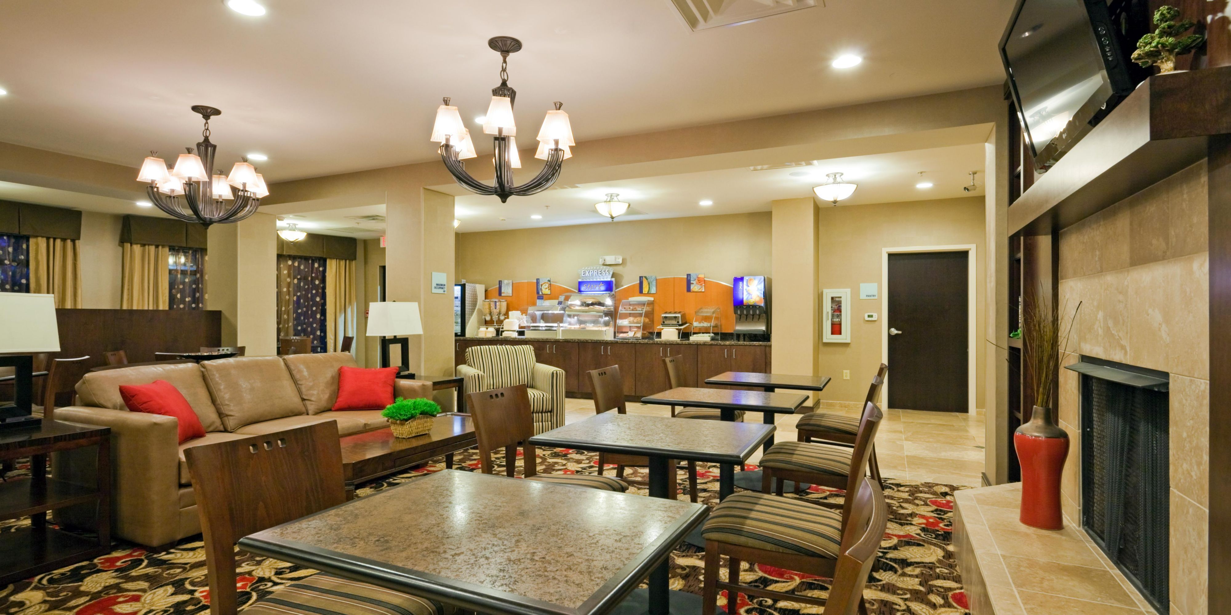 Enjoy our delightful express breakfast. You'll have a variety of delicious hot and cold options to choose from. To keep our guests safe, we are asking you take this to go. 