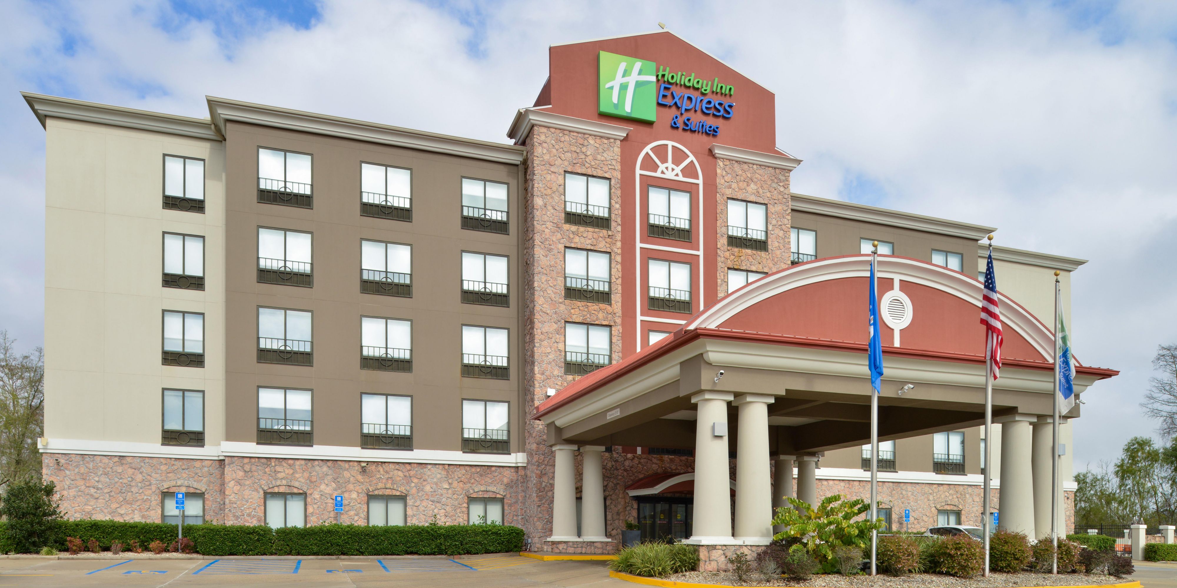 Hotels in Downtown New Orleans  Holiday Inn Express New Orleans