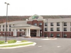 Holiday Inn Express & Suites Cumberland - La Vale