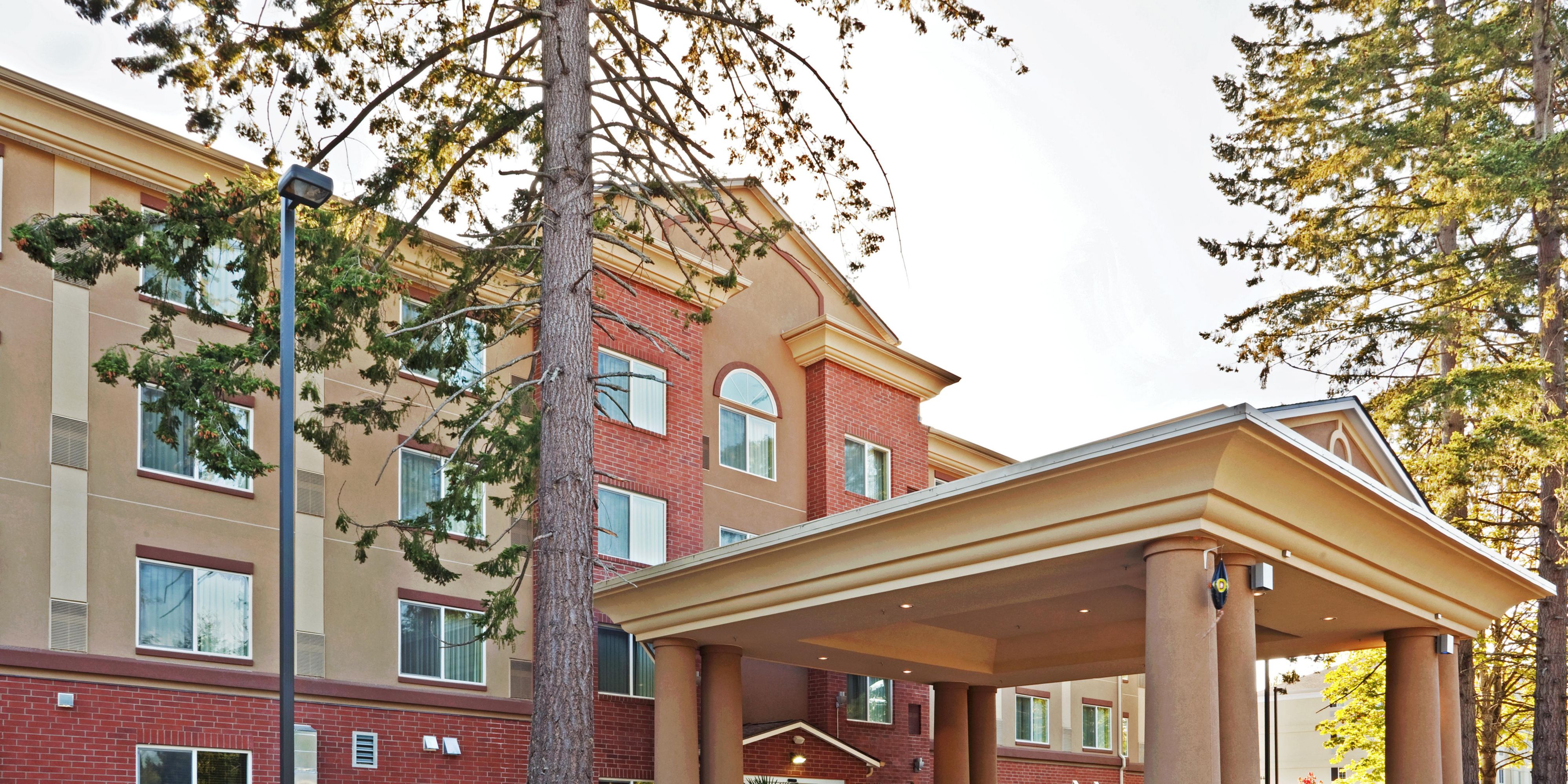 Holiday Inn Express & Suites Lacey - Olympia