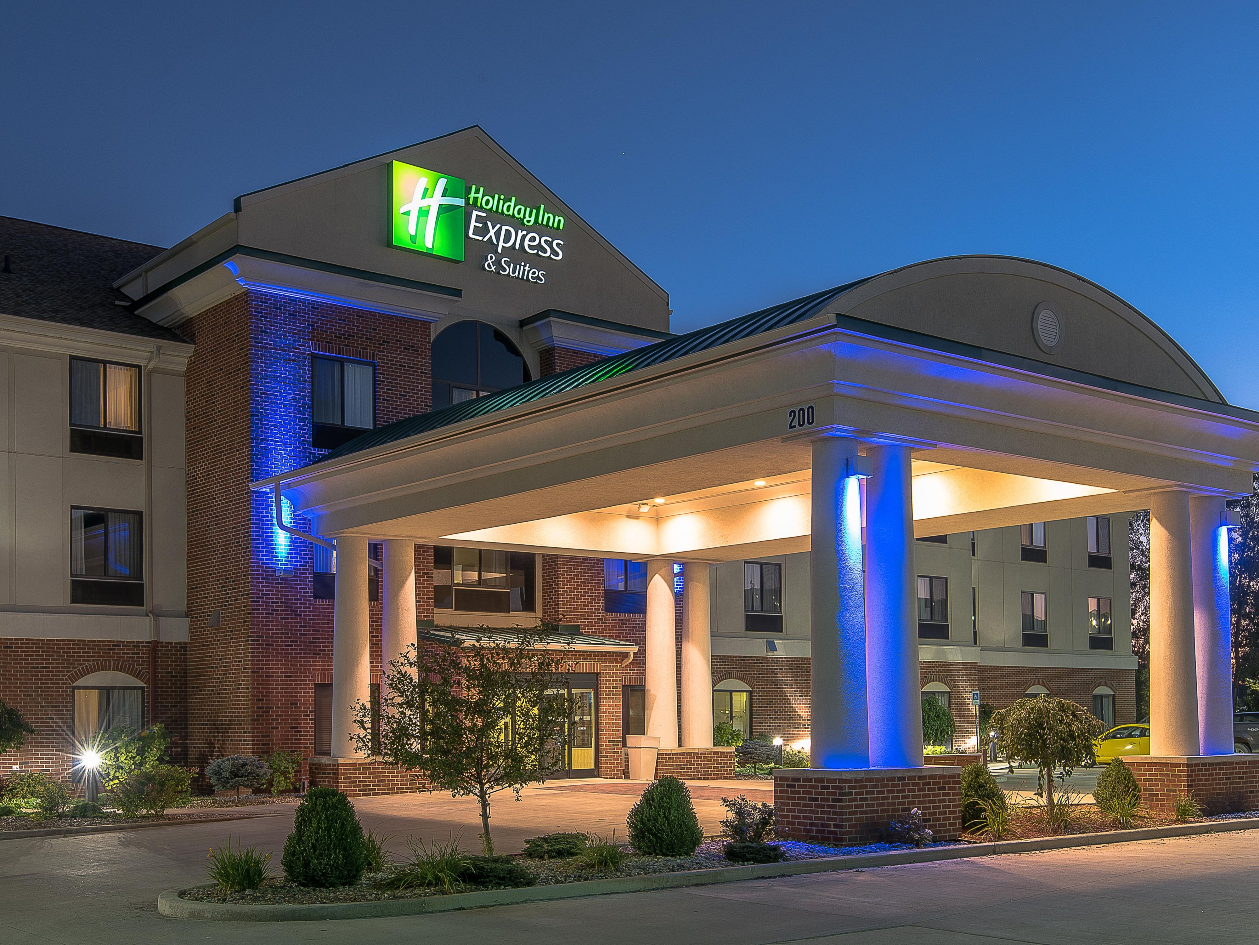 Holiday Inn Express Near University Of Indianapolis - QUHOLY