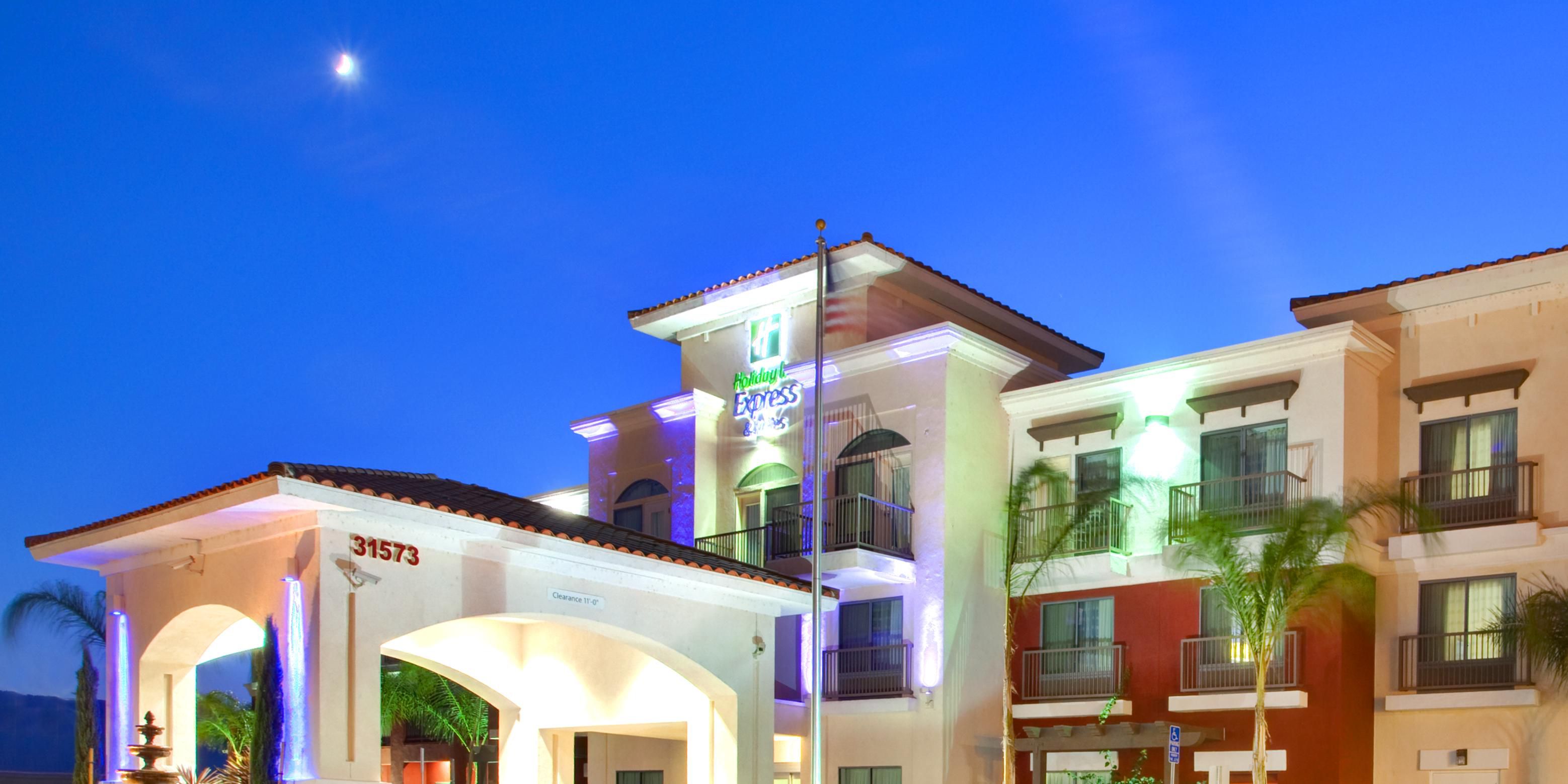 Holiday Inn Express & Suites Lake Elsinore