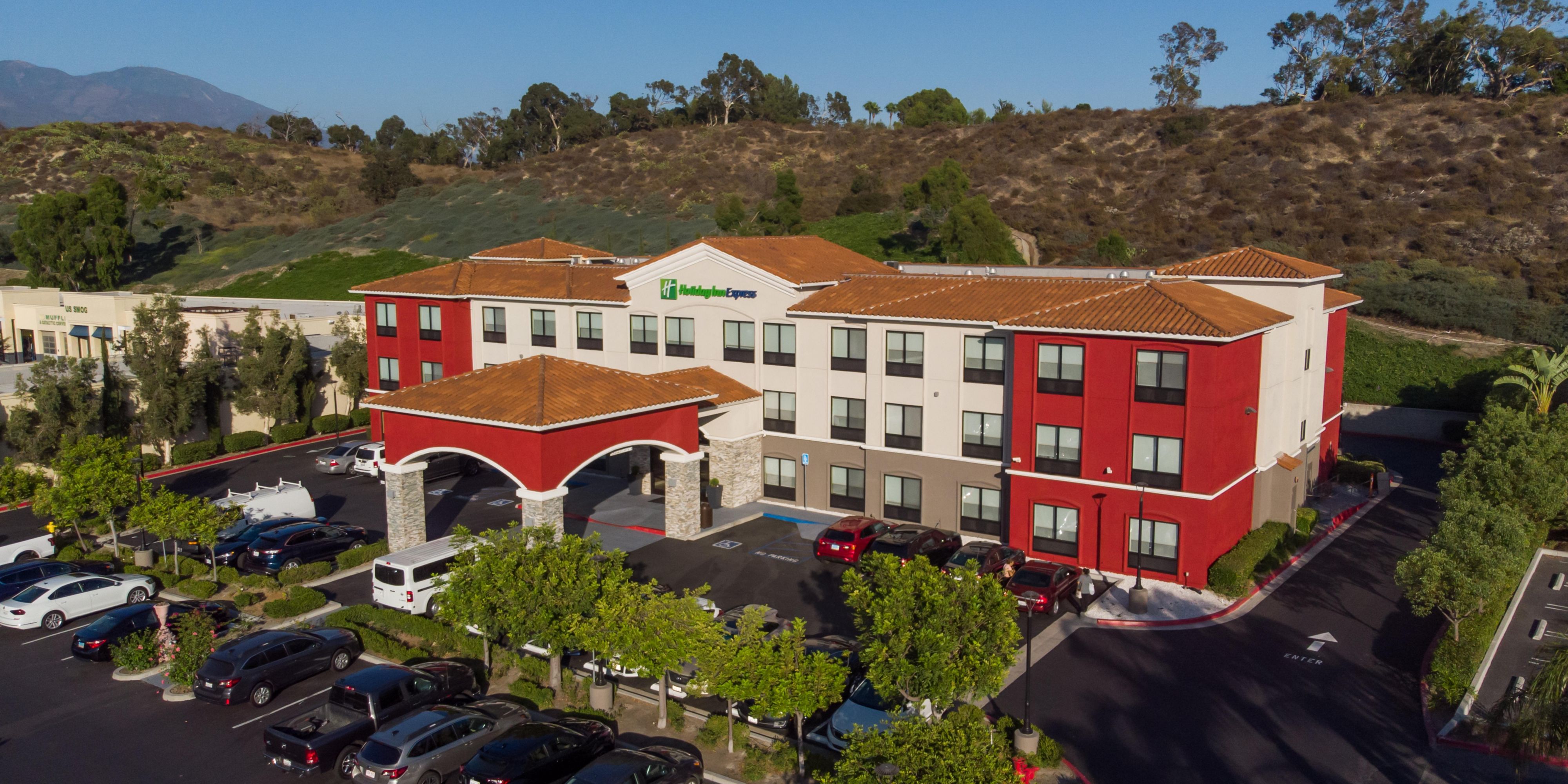 Holiday Inn Express & Suites Lake Forest - Este de Irvine