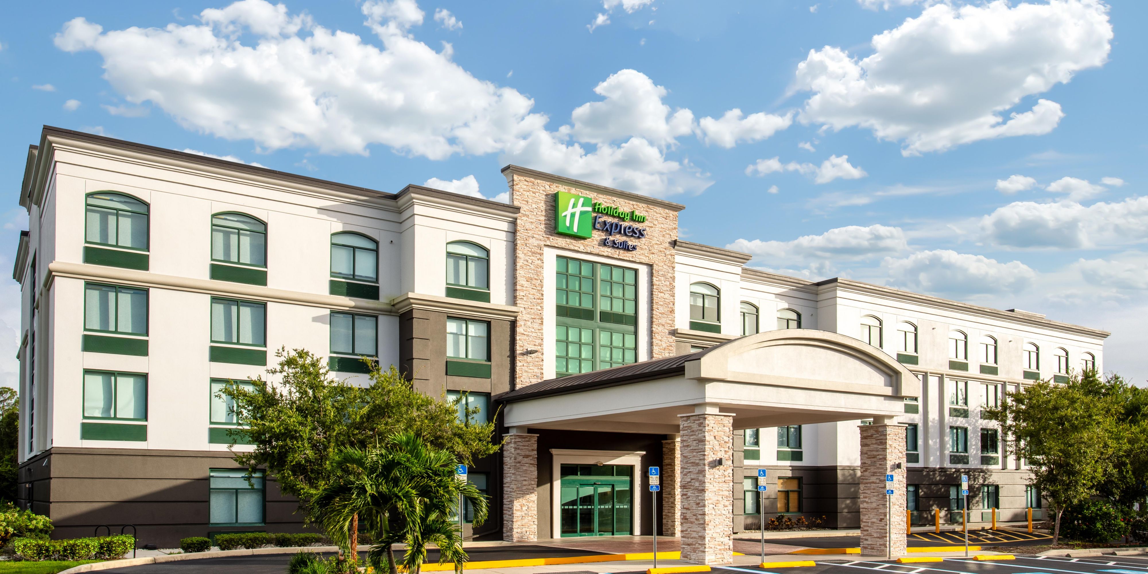 Holiday Inn Express & Suites Bradenton East-Lakewood Ranch