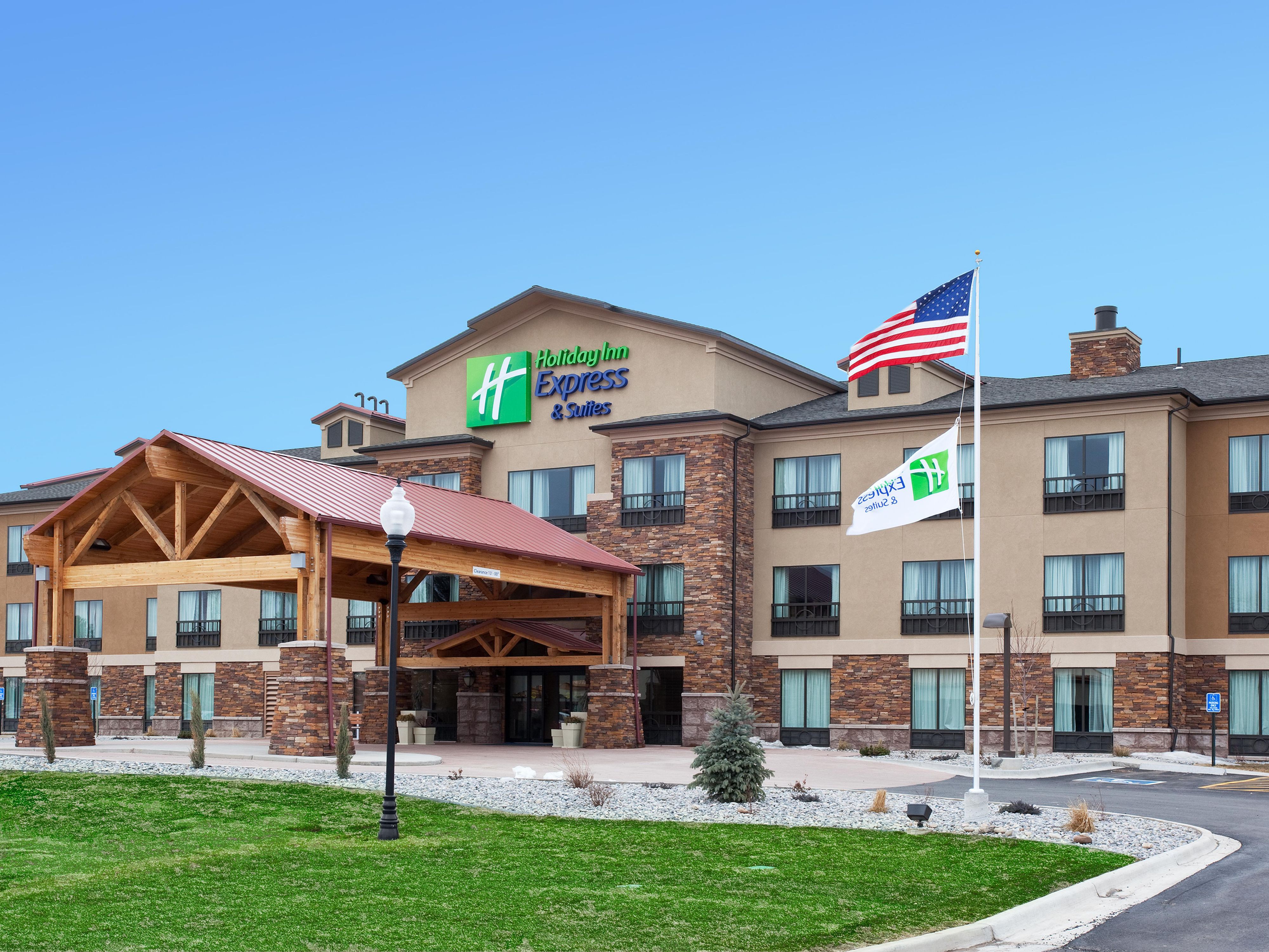 hotels in lander wyoming that allow pets