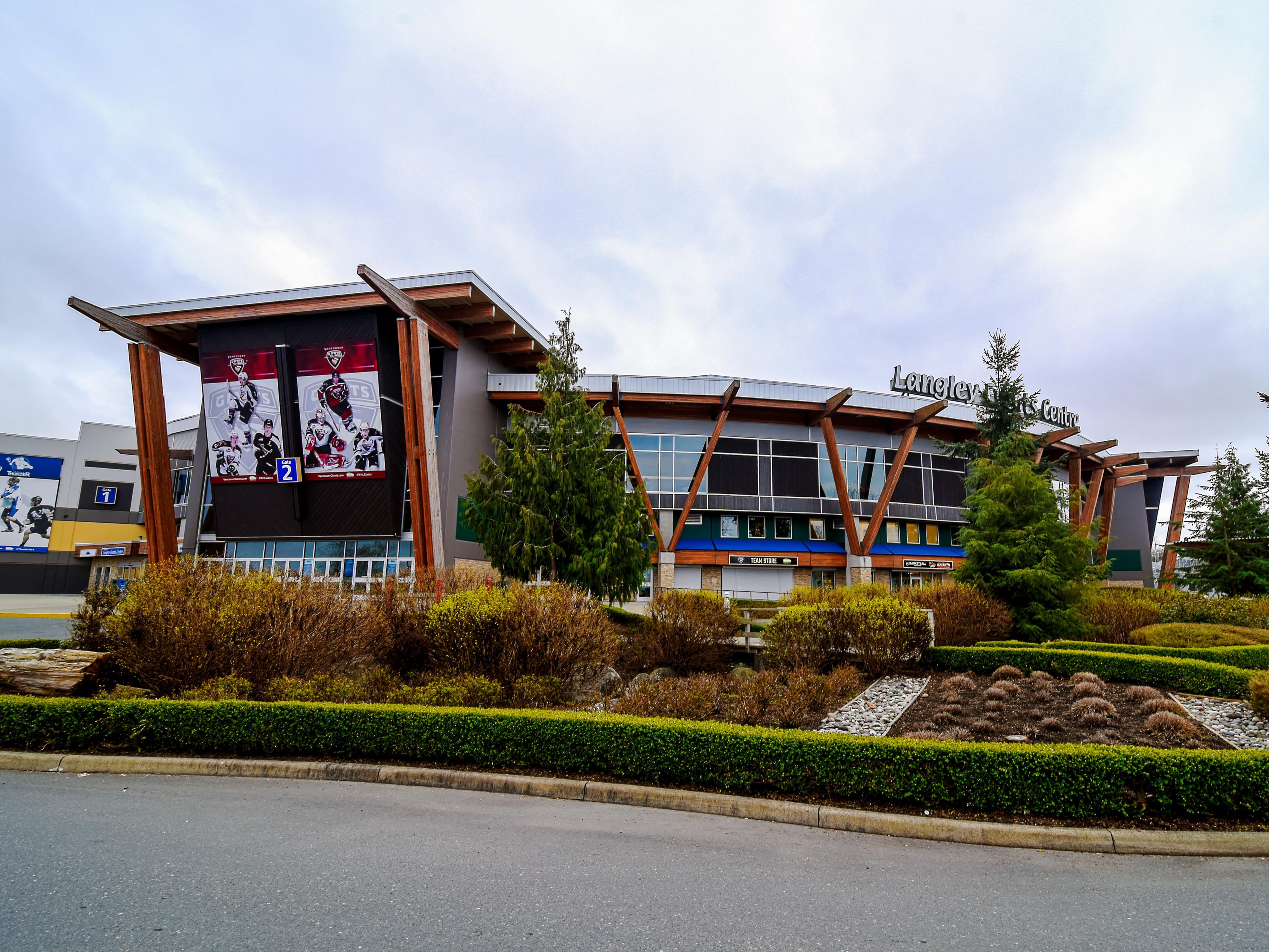 Just 10 minutes from Holiday Inn Express & Suites, the Langley Events Centre hosts sports and tournaments on ice, court, or pitch, plus outdoor action at Willoughby Stadium. Enjoy comfortable rooms and a relaxing stay before or after the excitement.