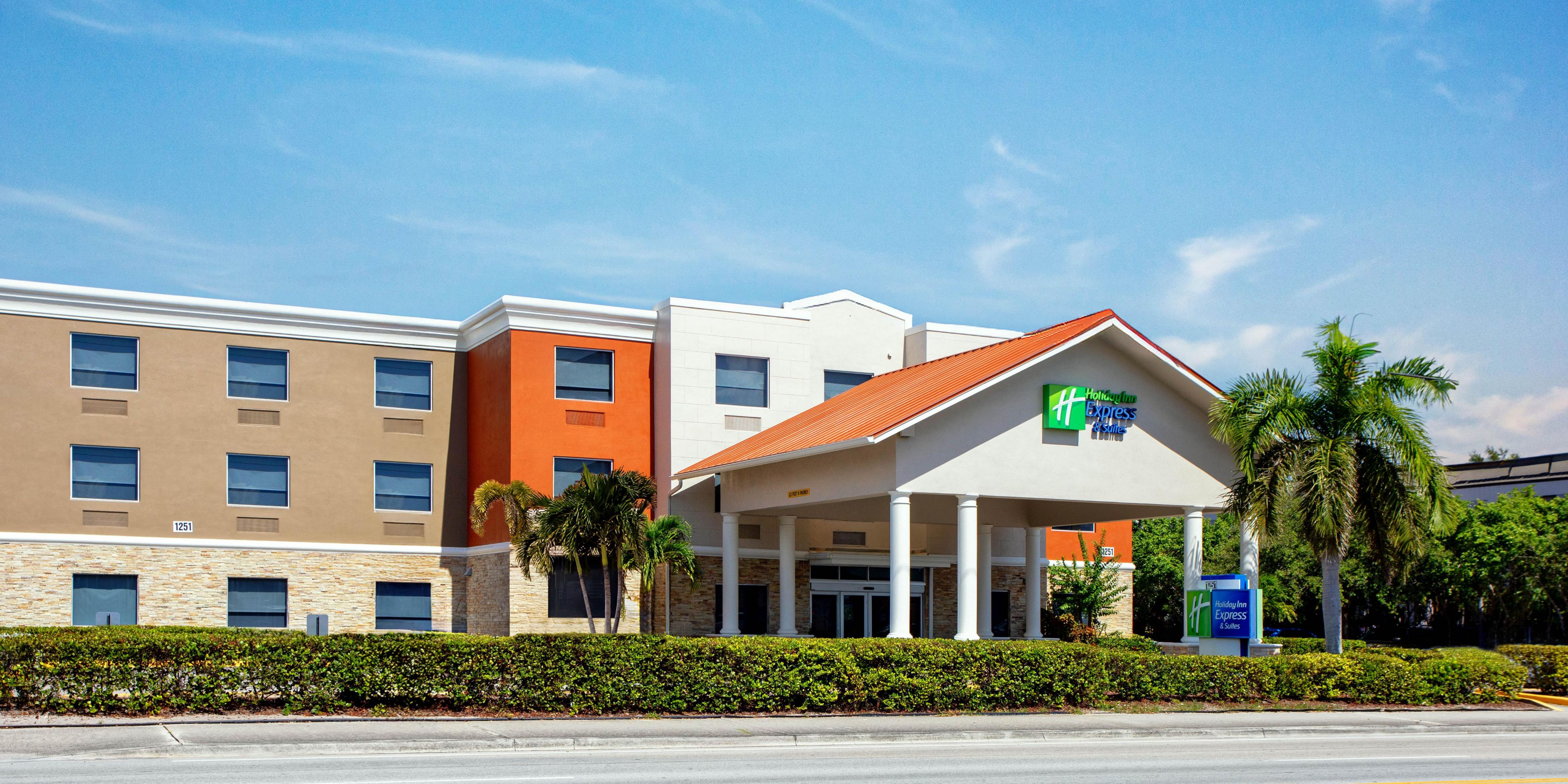 Holiday Inn Express & Suites Lantana