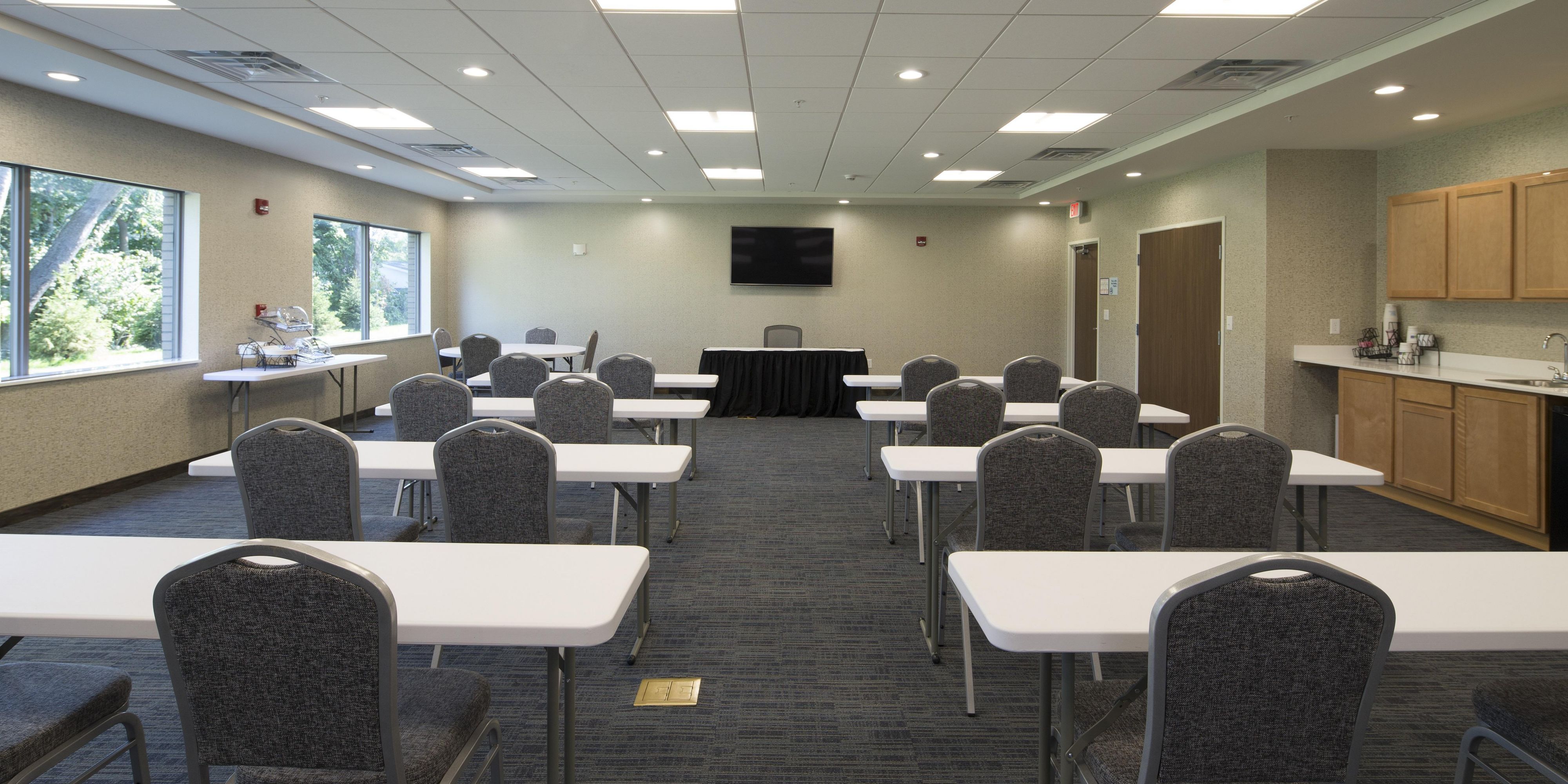 The hotel offers a meeting space that can be used for any special event. We host baby showers, wedding showers, family reunions, birthday parties, graduations, and any other special event you have in mind.