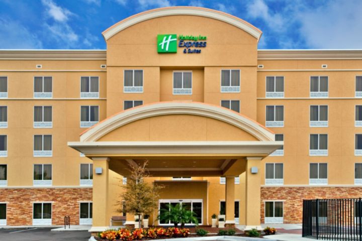 Holiday Inn Express & Suites Largo-Clearwater