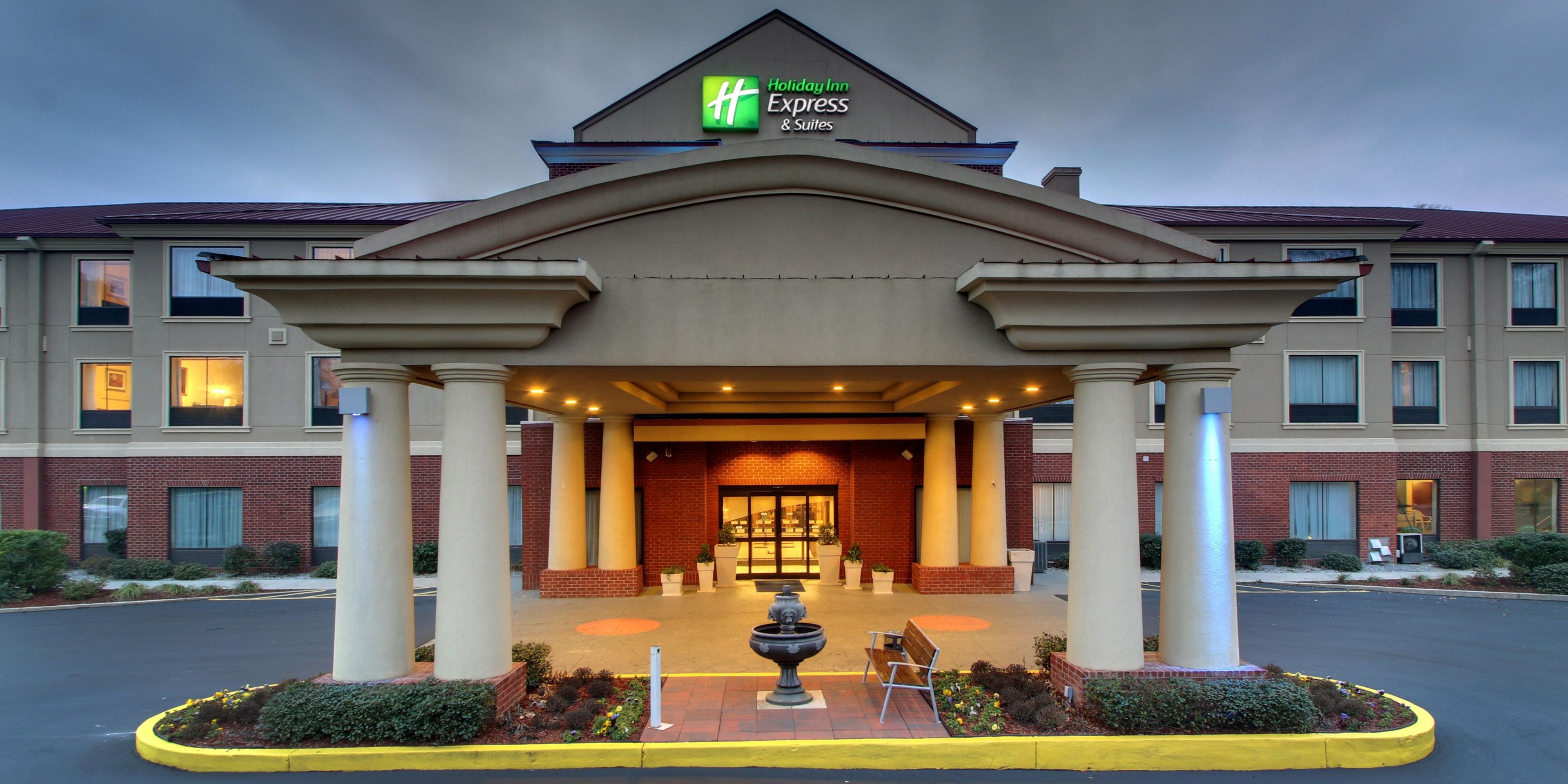 Holiday Inn Express & Suites Laurel