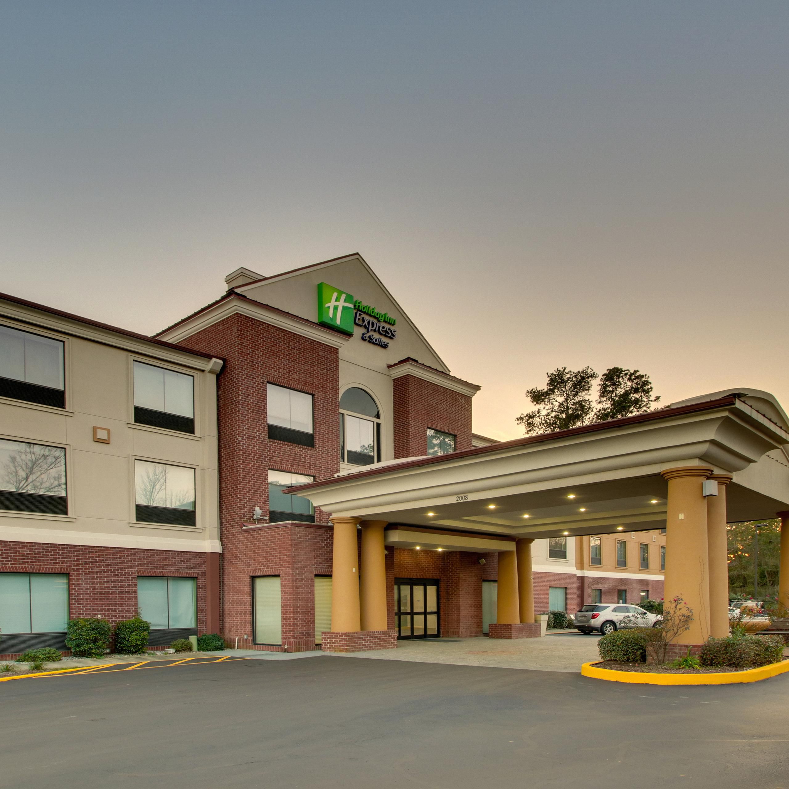 Top 6 Hattiesburg Hotels by IHG - July 2024