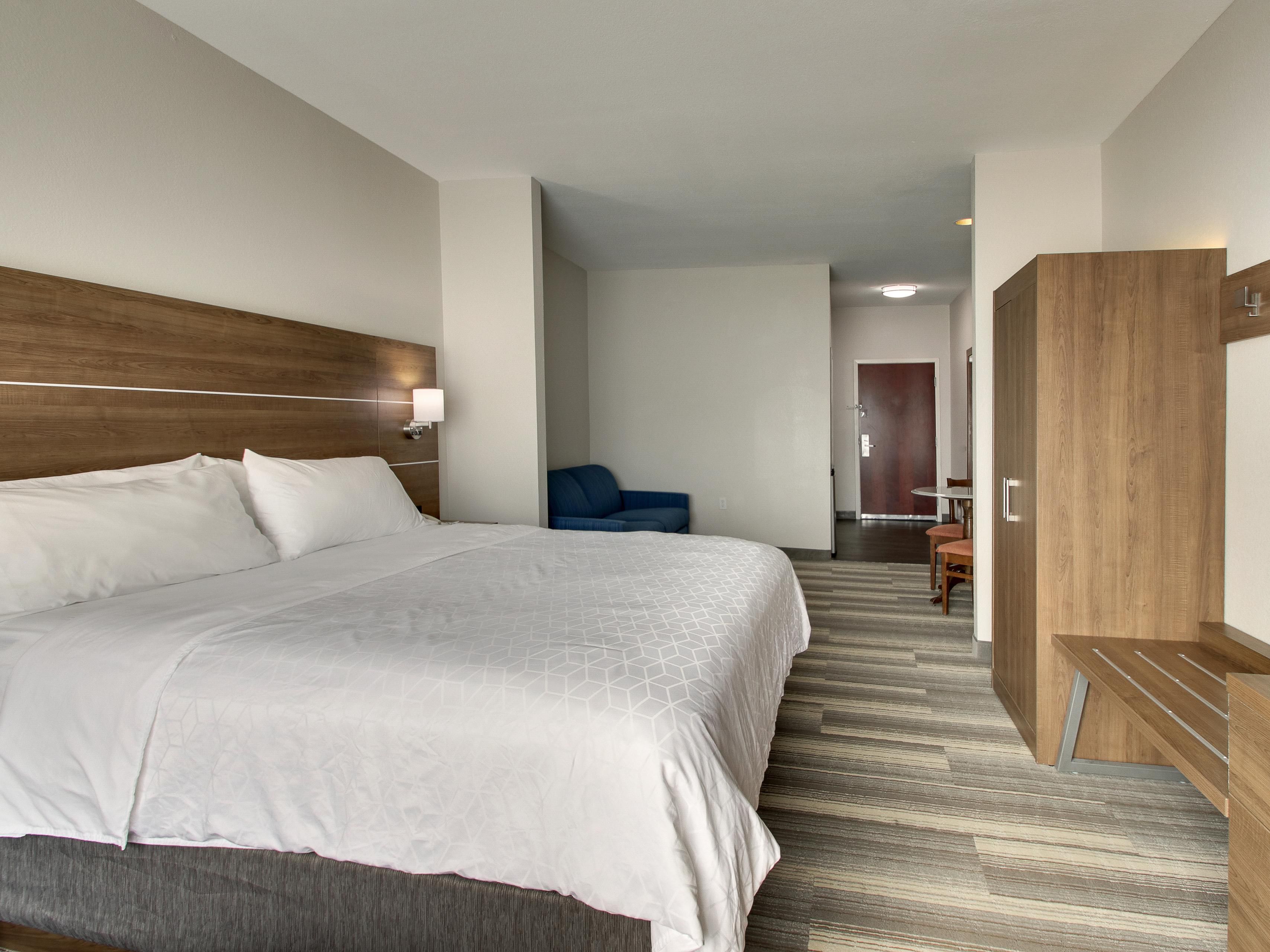 Holiday Inn Express And Suites Laurel Guest Room And Suite Options