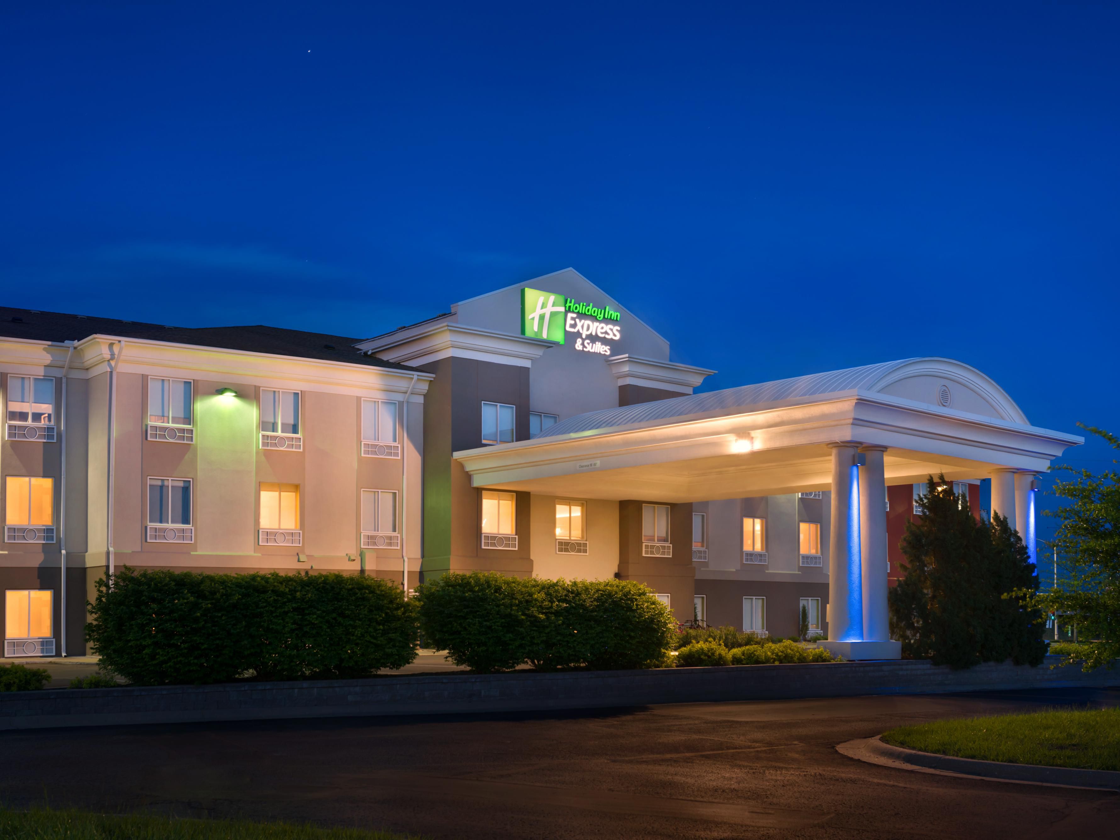 Hotels in Lawrence, KS | Holiday Inn Express & Suites Lawrence