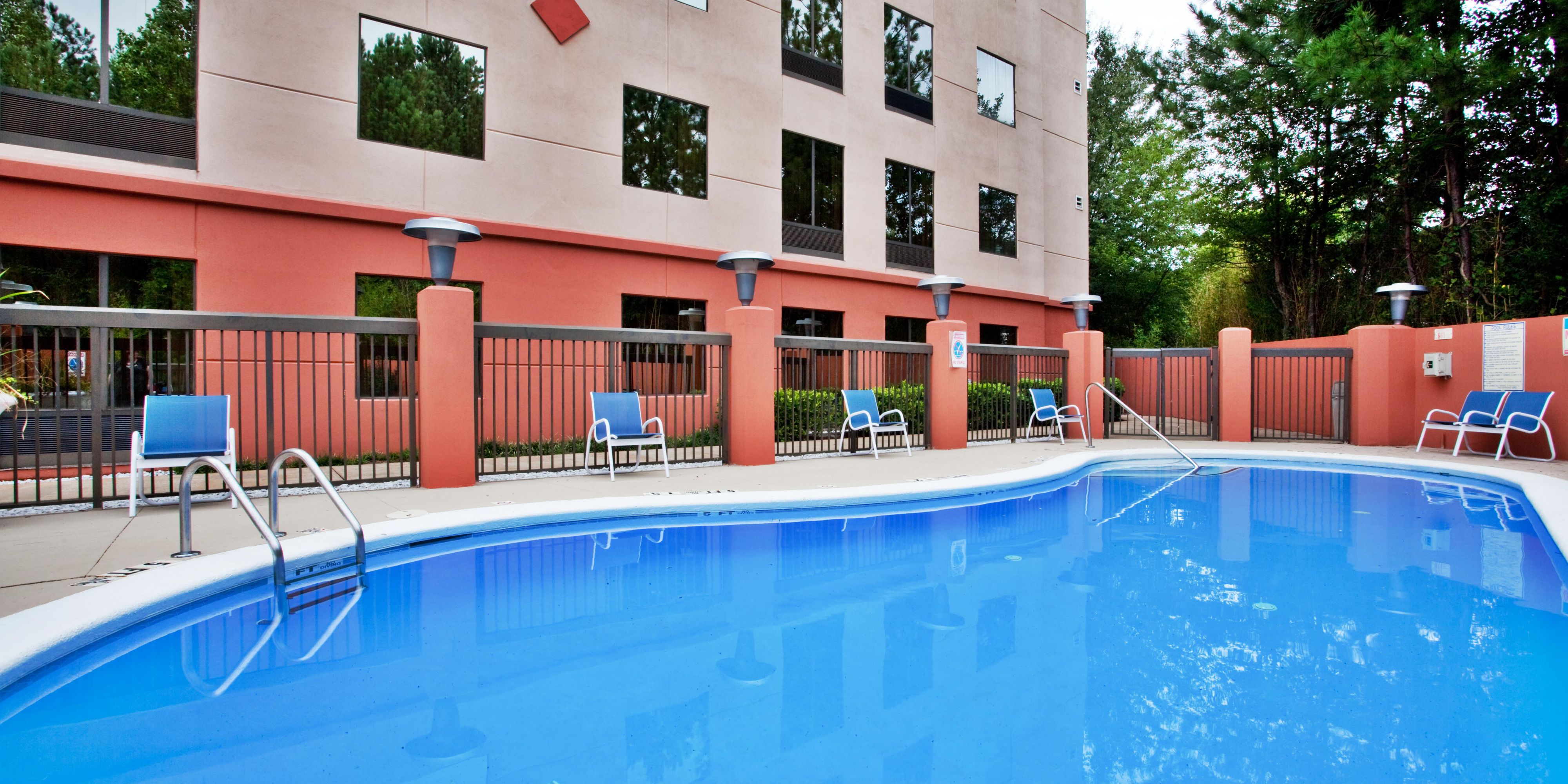 Enjoy the warm weather by sitting out at our wonderful outdoor pool. Open 10 AM to 10 PM.