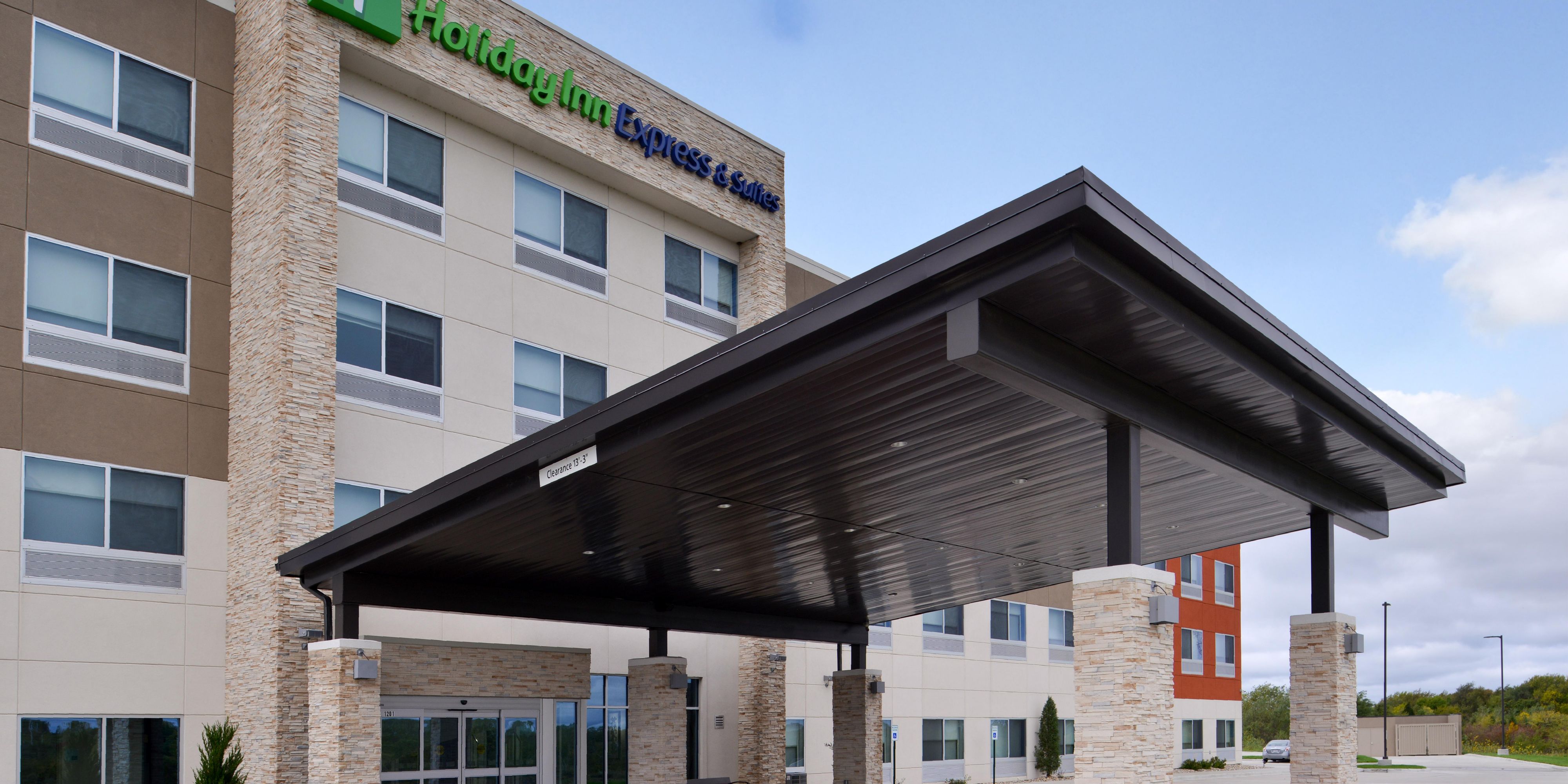 Hotels in Lee's Summit, MO | Holiday Inn Express & Suites Lee's Summit -  Kansas City