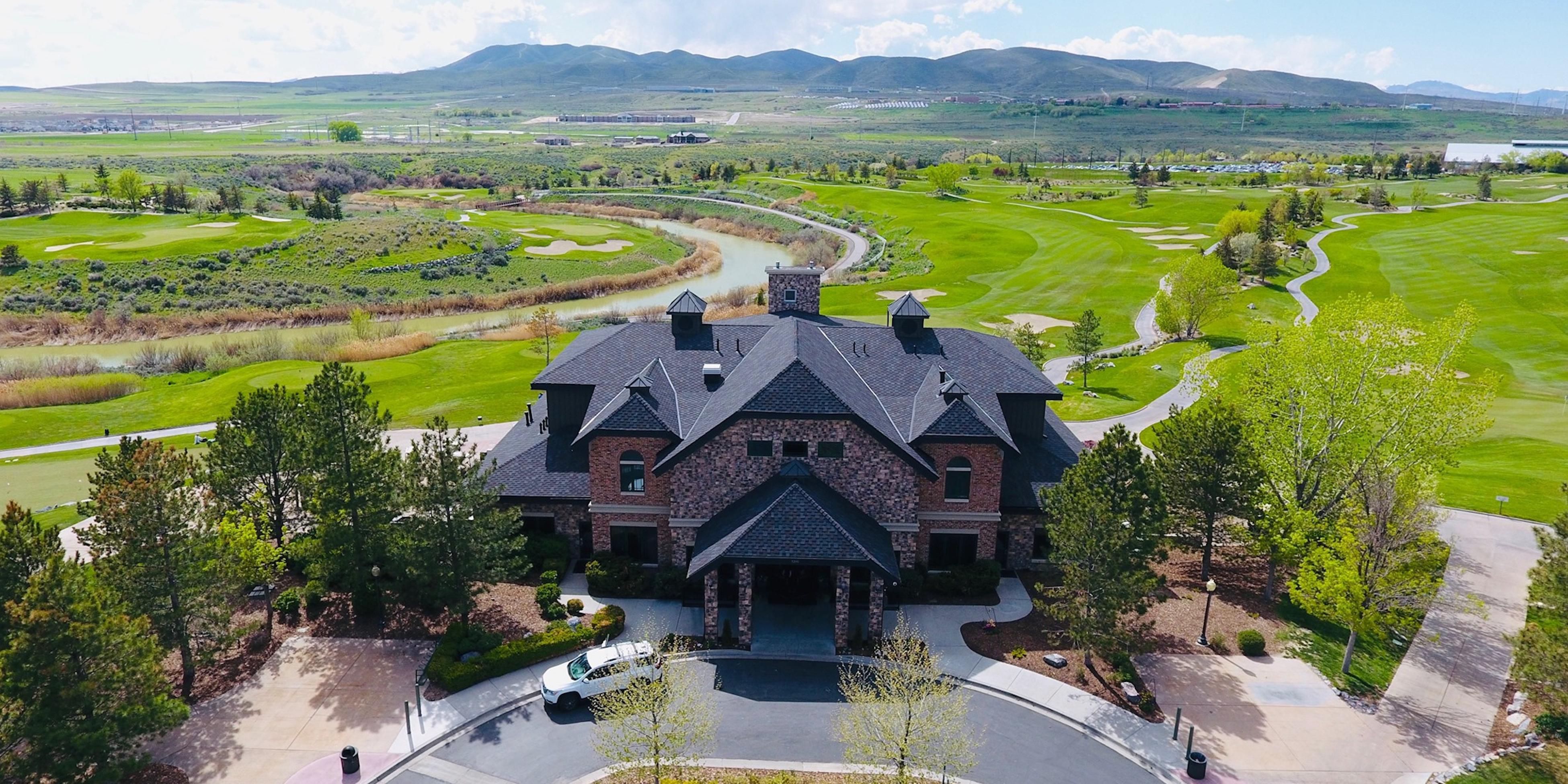 The Wow factor you're looking for in golf, dinning, and events! A championship caliber course, Thanksgiving Point Golf Club is 7,714 yards long and covers more than 200 acres, making it the largest golf club in Utah.