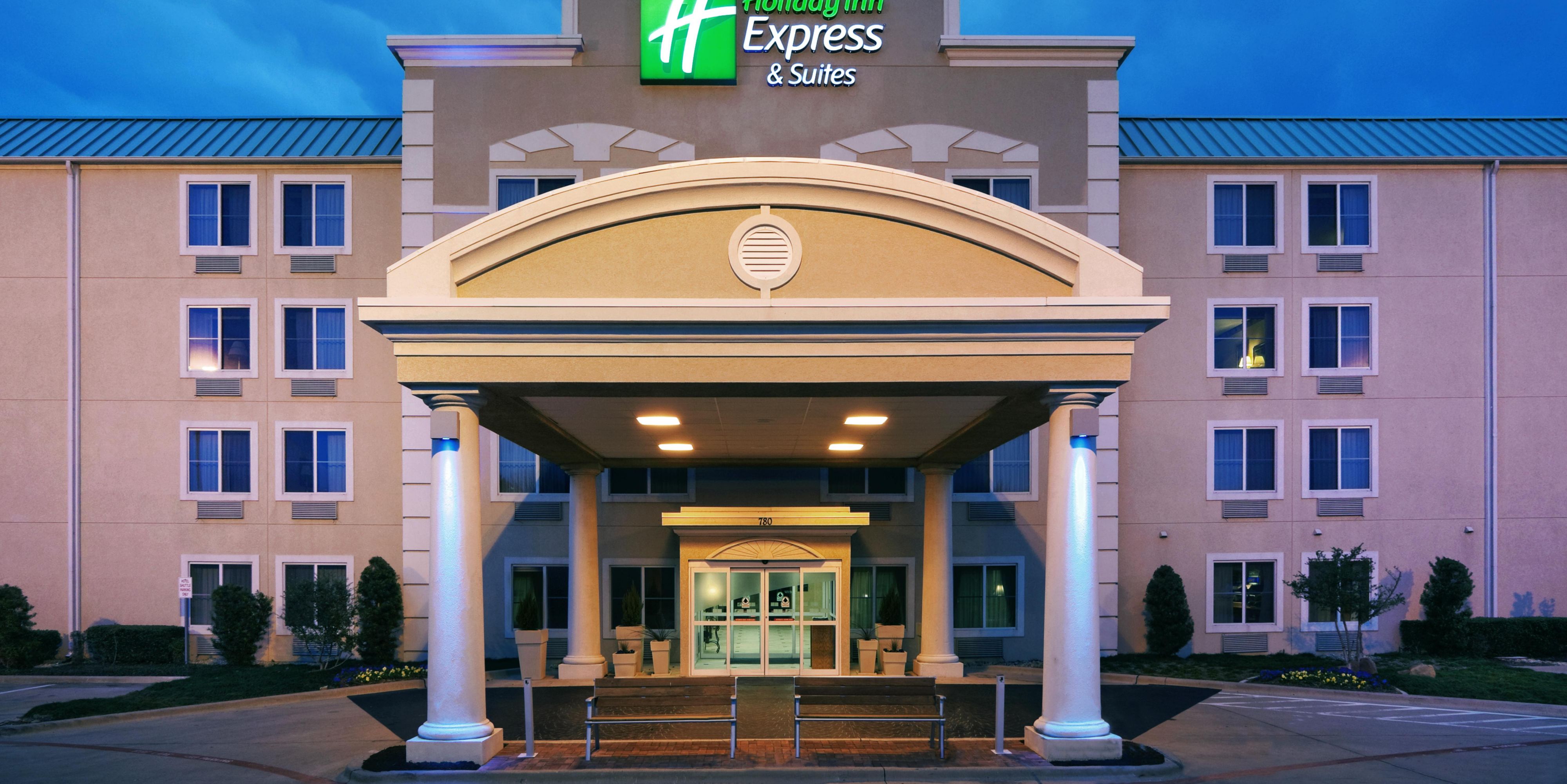 Holiday Inn Express & Suites Dallas Lewisville