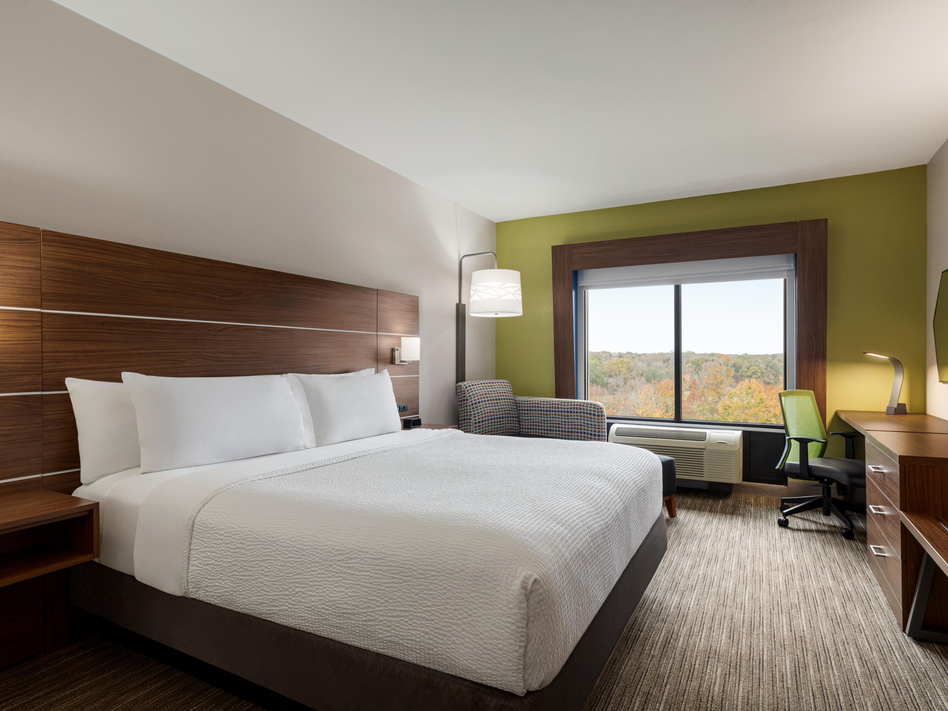 غرفة نزلاء بسرير كبير جداً