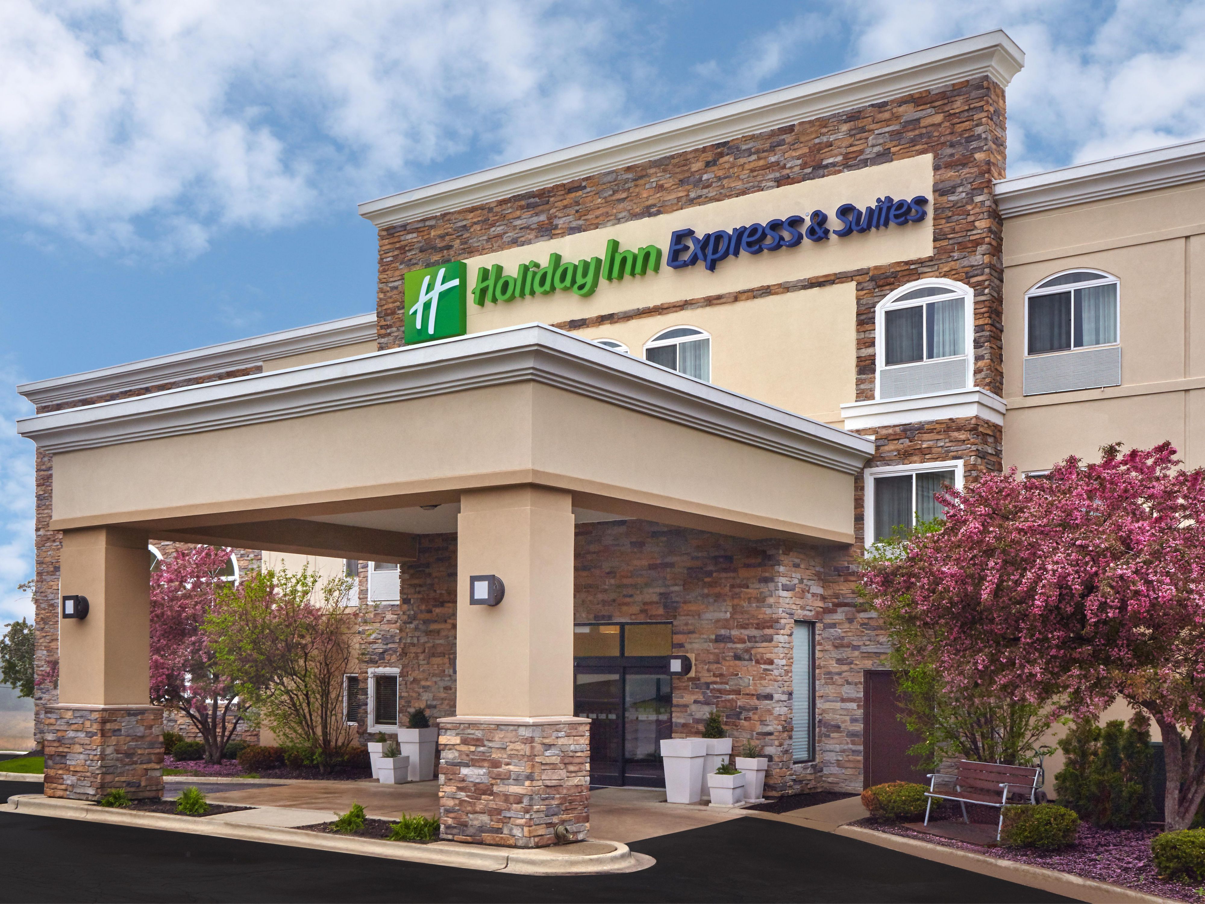 Kenosha Hotels  Top 19 Hotels in Kenosha, Wisconsin by IHG