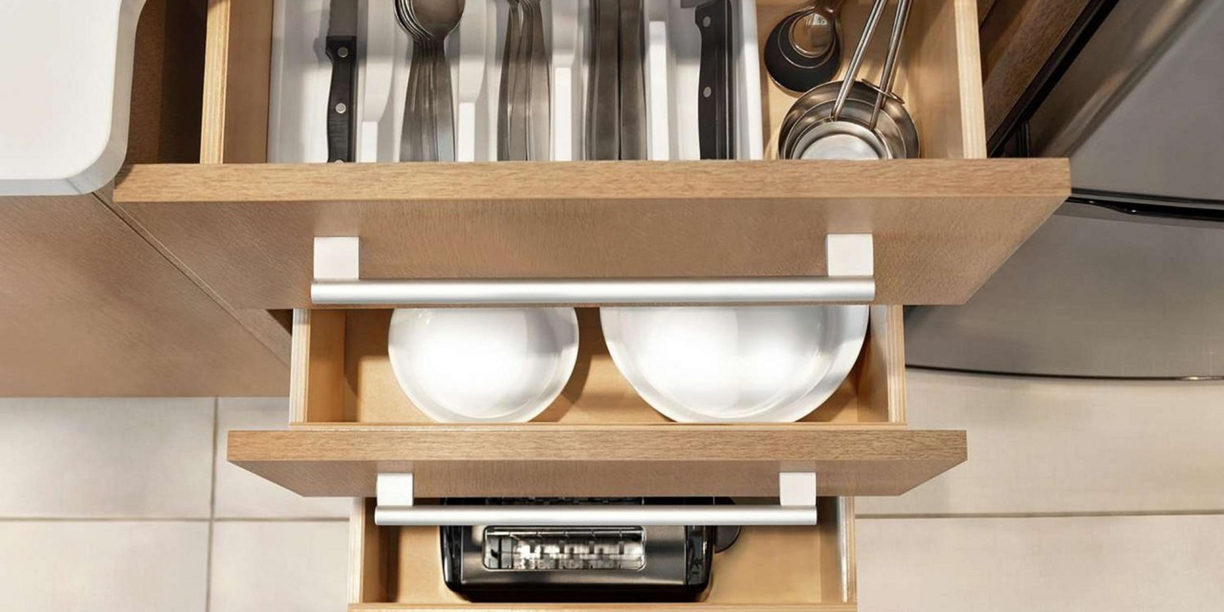 Make yourself at home when upgrading to our spacious suites offering 35% more space than a standard hotel room. Our studio suites include a kitchenette wet bar with a full-size refrigerator, dishwasher, microwave, & flatware. 