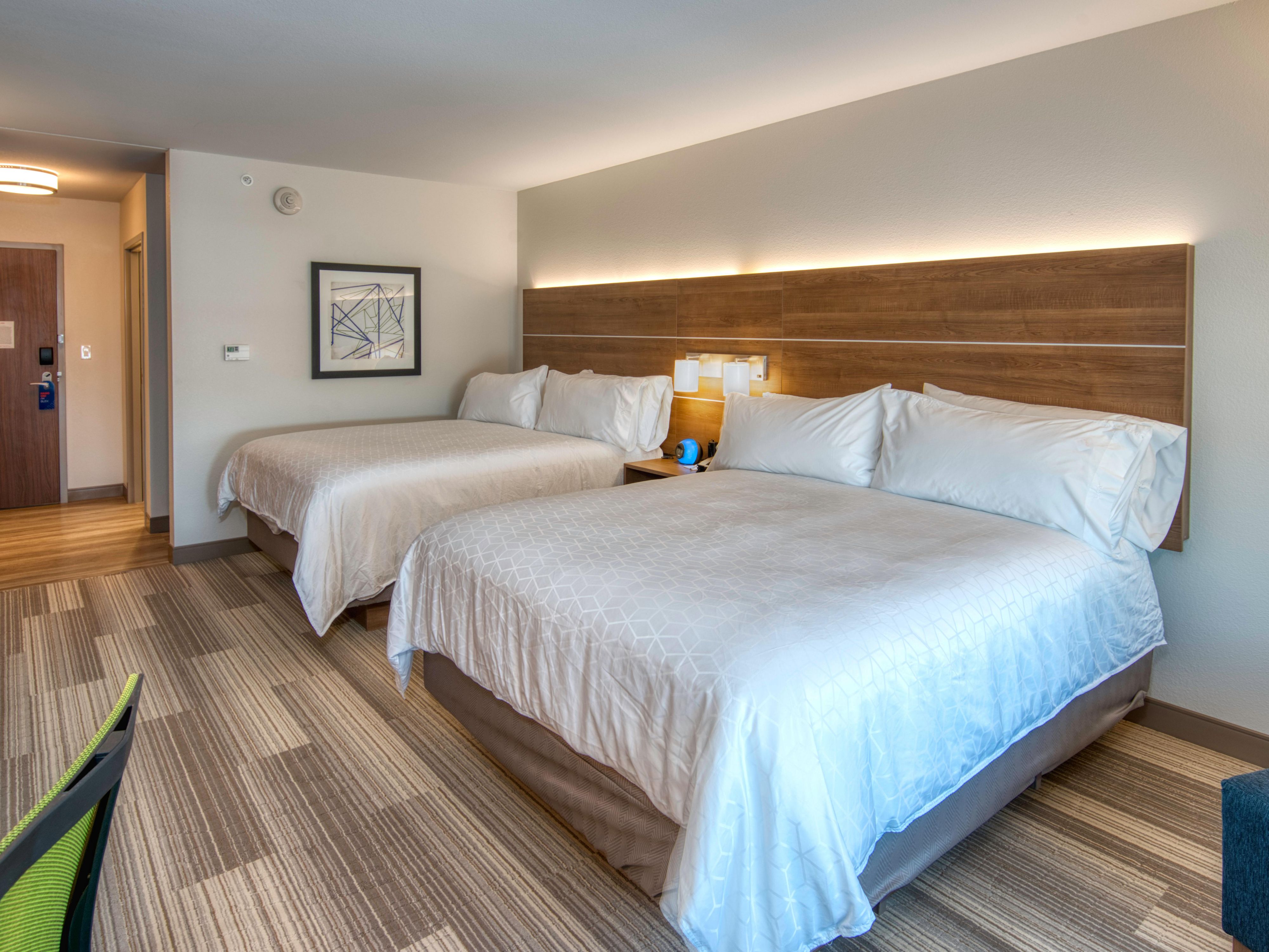 Newly Renovated Queen Bed Guest Room