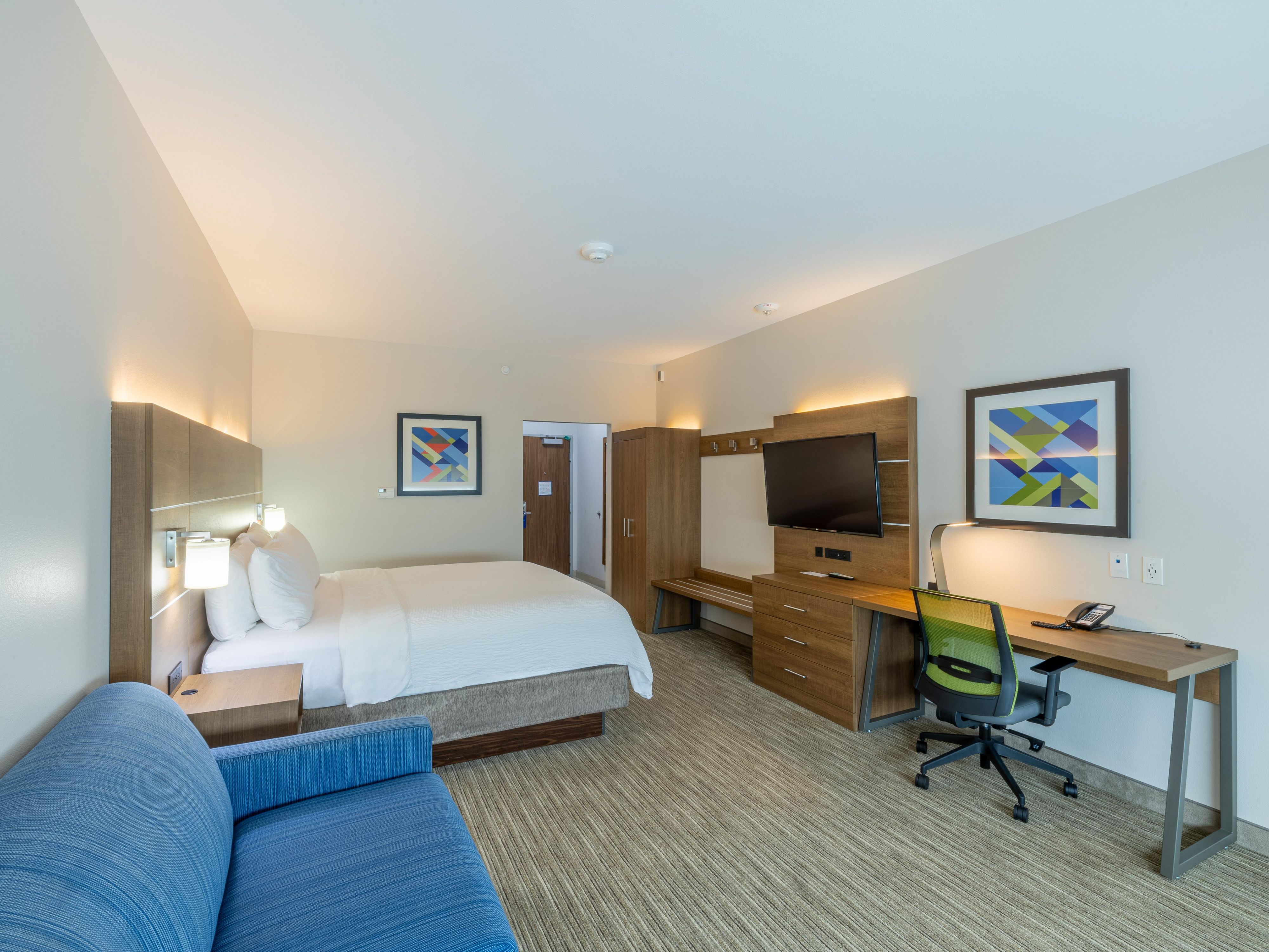 They say everything is bigger in Texas and that includes our Premium Suites Upgrade your stay and book one our larger suites which boats additional square footage and sleeping areas