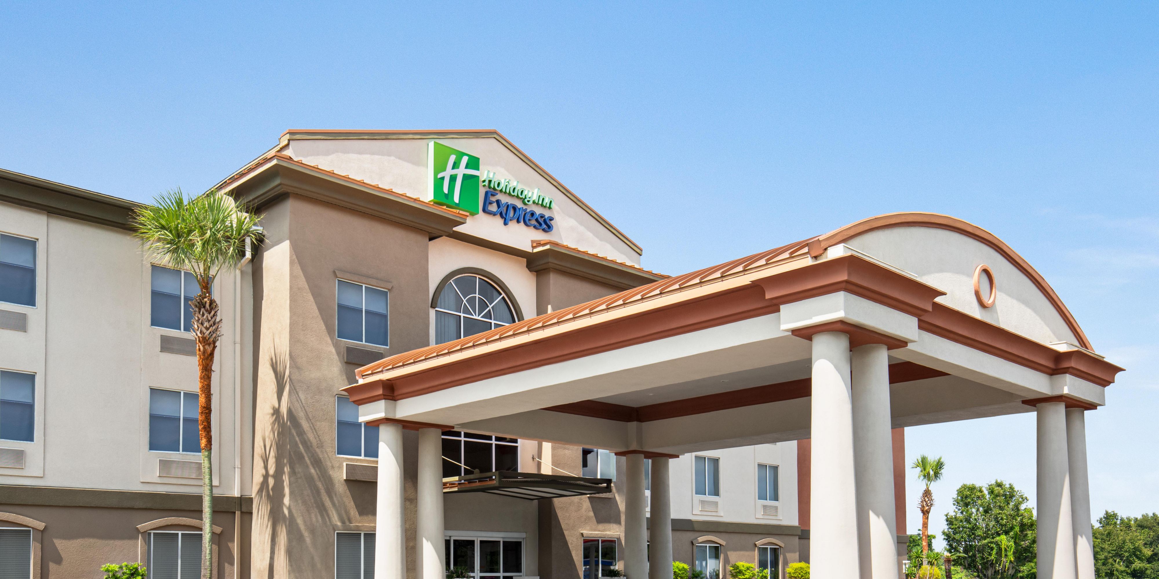 Holiday Inn Express & Suites Live Oak - Live Oak,