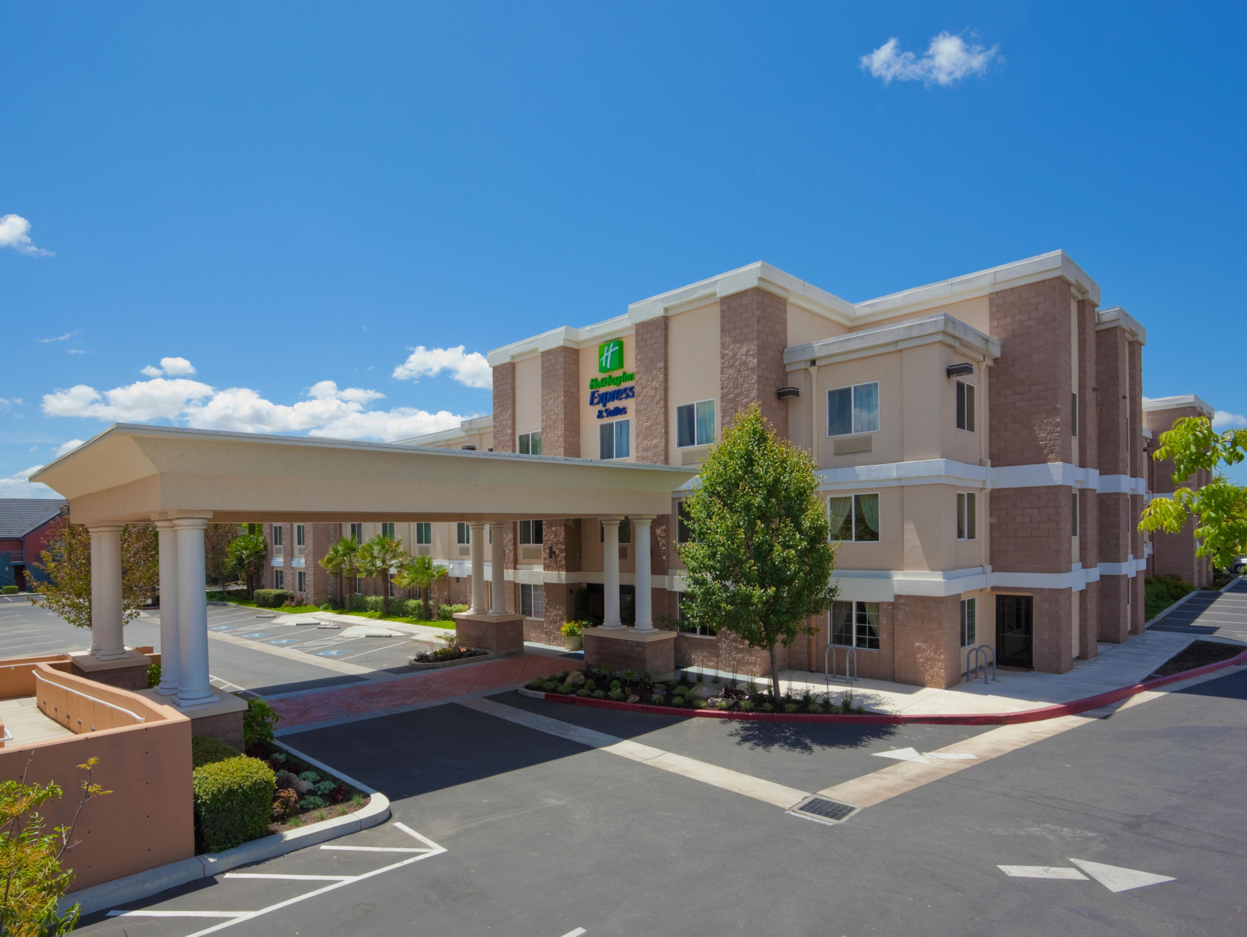 Walnut Creek Hotels - Pet Friendly