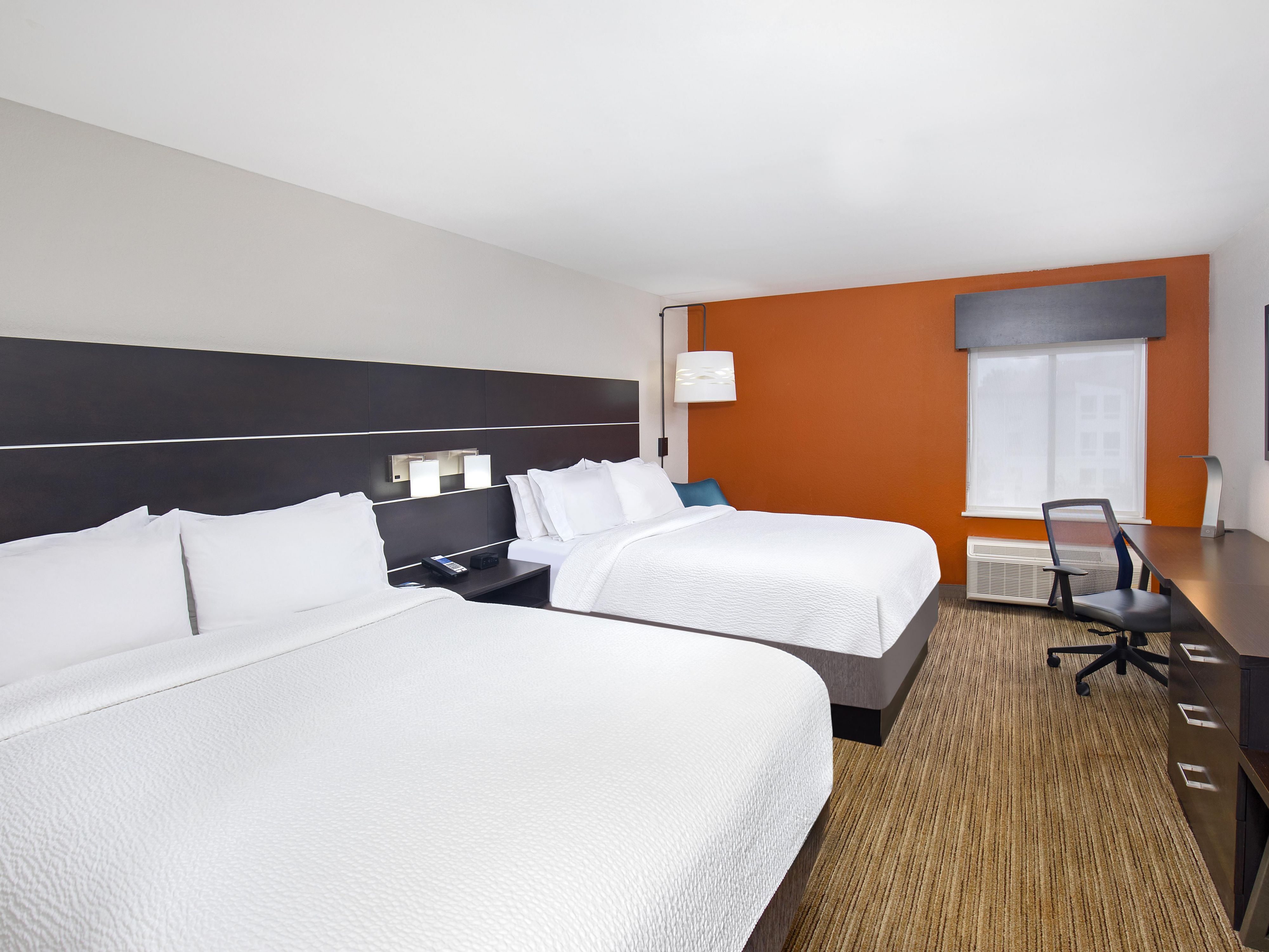 Locust Grove Hotel| Holiday Inn Express & Suites Locust Grove