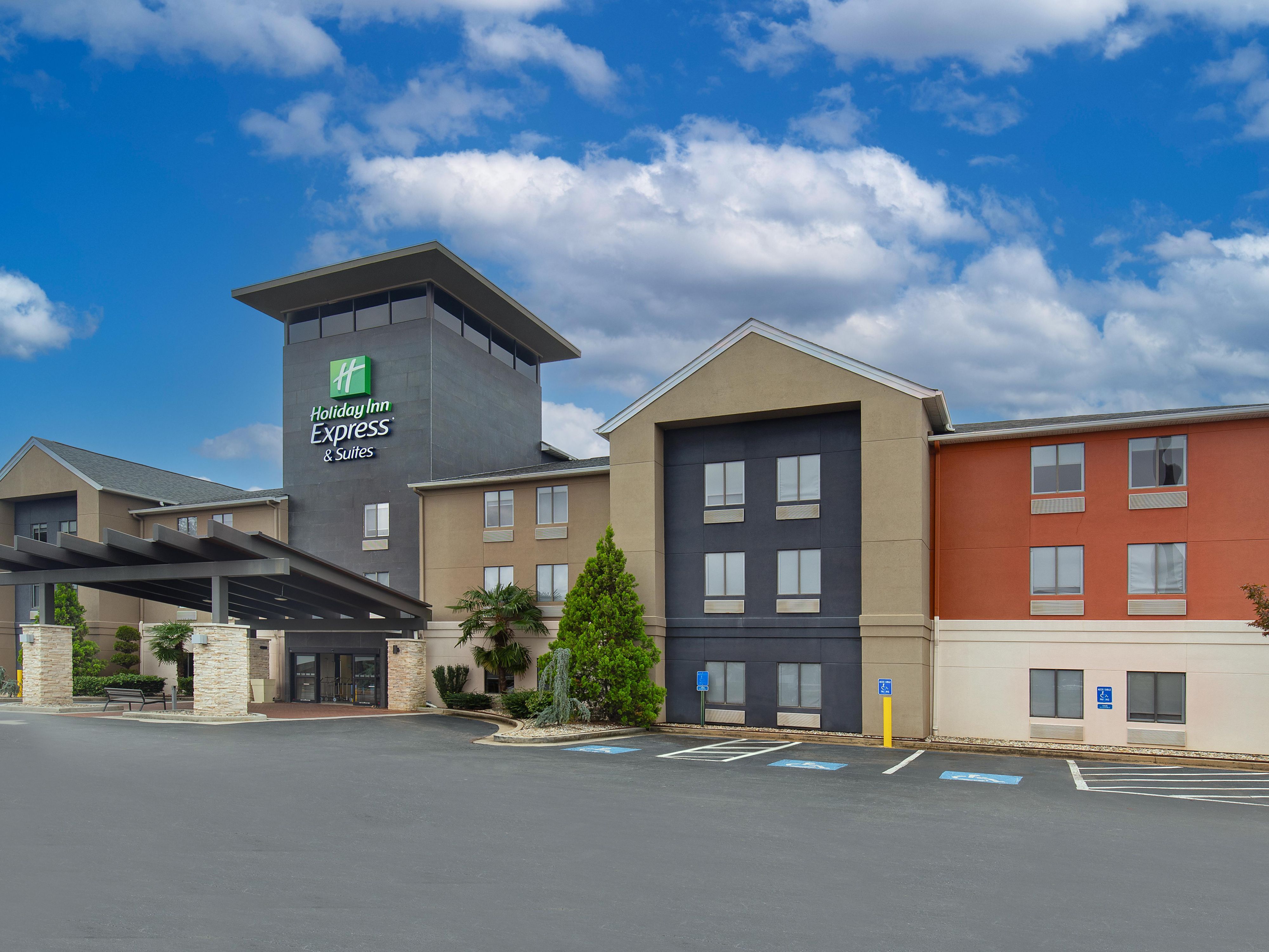 Locust Grove Hotel| Holiday Inn Express & Suites Locust Grove