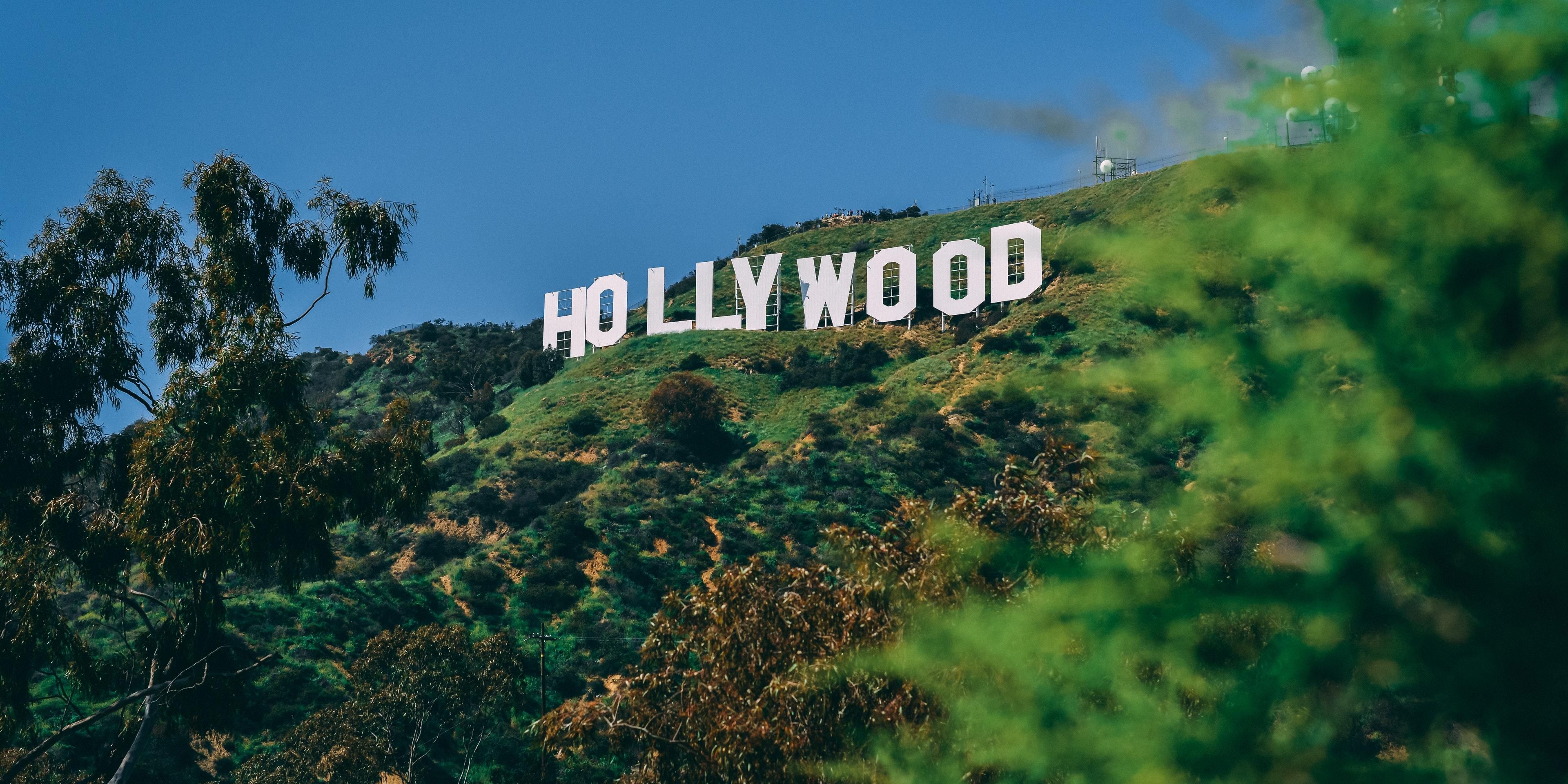 Major local attractions are just a short drive away. Make a weekend and visit both Disneyland Resort in Anaheim and Universal Studios Hollywood. 