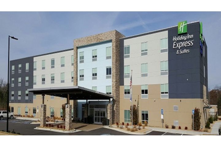 Holiday Inn Express & Suites Macon North