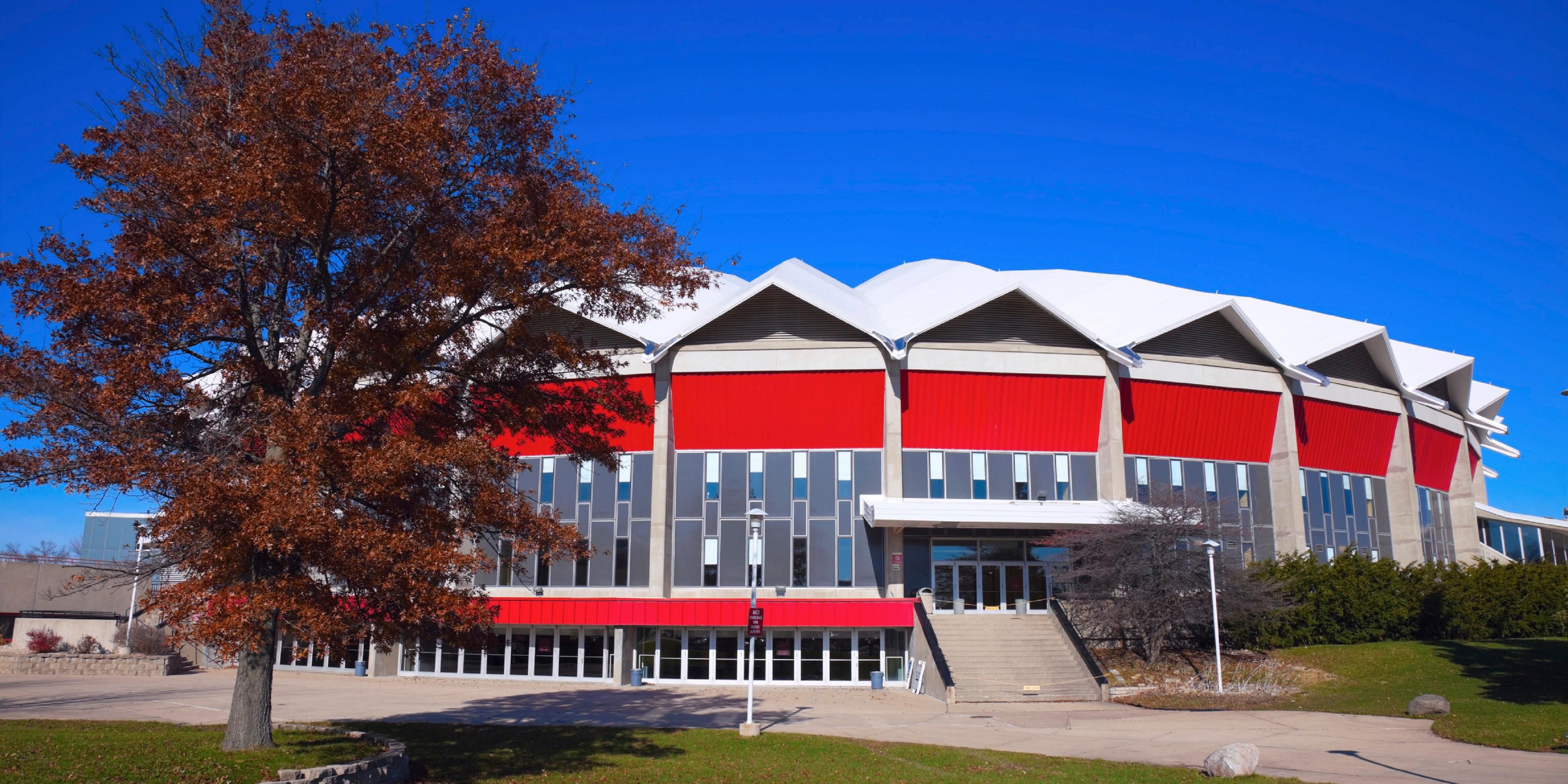 We are located within walking distance to The Alliant Energy Center and in close proximity to The Monona Terrace and Kohls Center. Rent our on-site meeting space for you and your team to gather while in town for a convention! 
