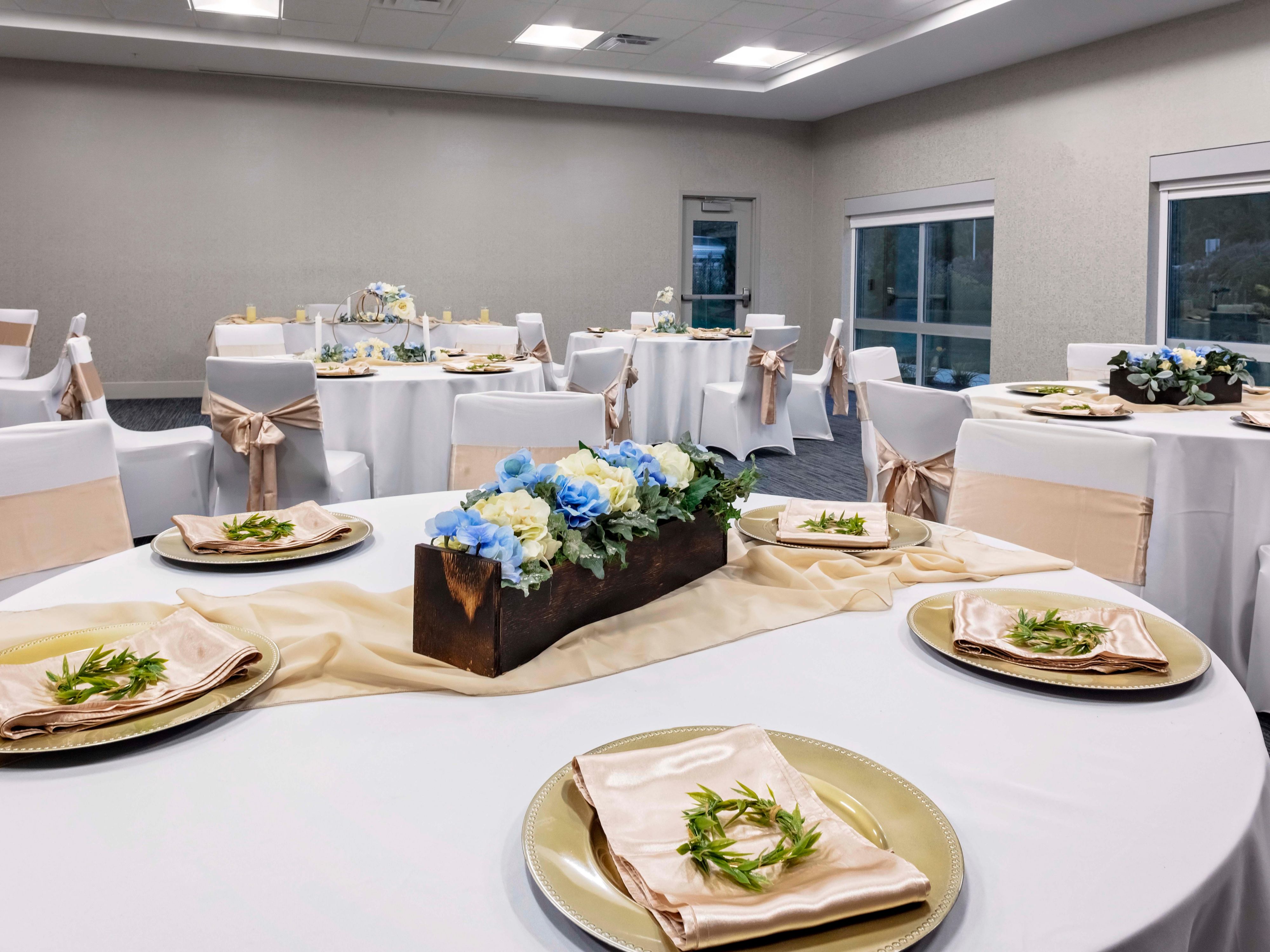 We proudly offer a 1200 sq ft meeting room that can accommodate up to 90 people. We offer catering service and liquor service for any event you may have in mind.