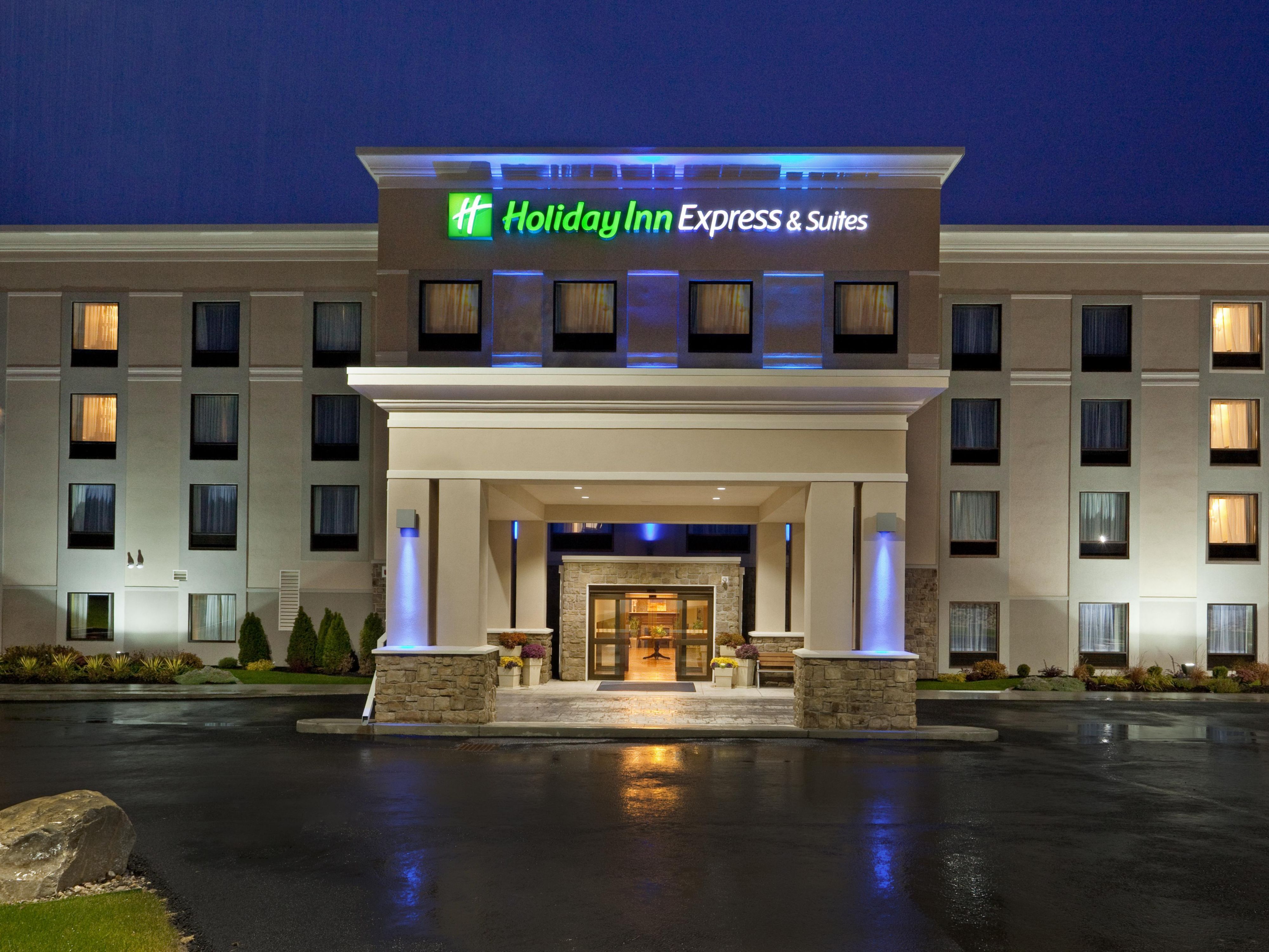 Holiday Inn Express & Suites - Malone