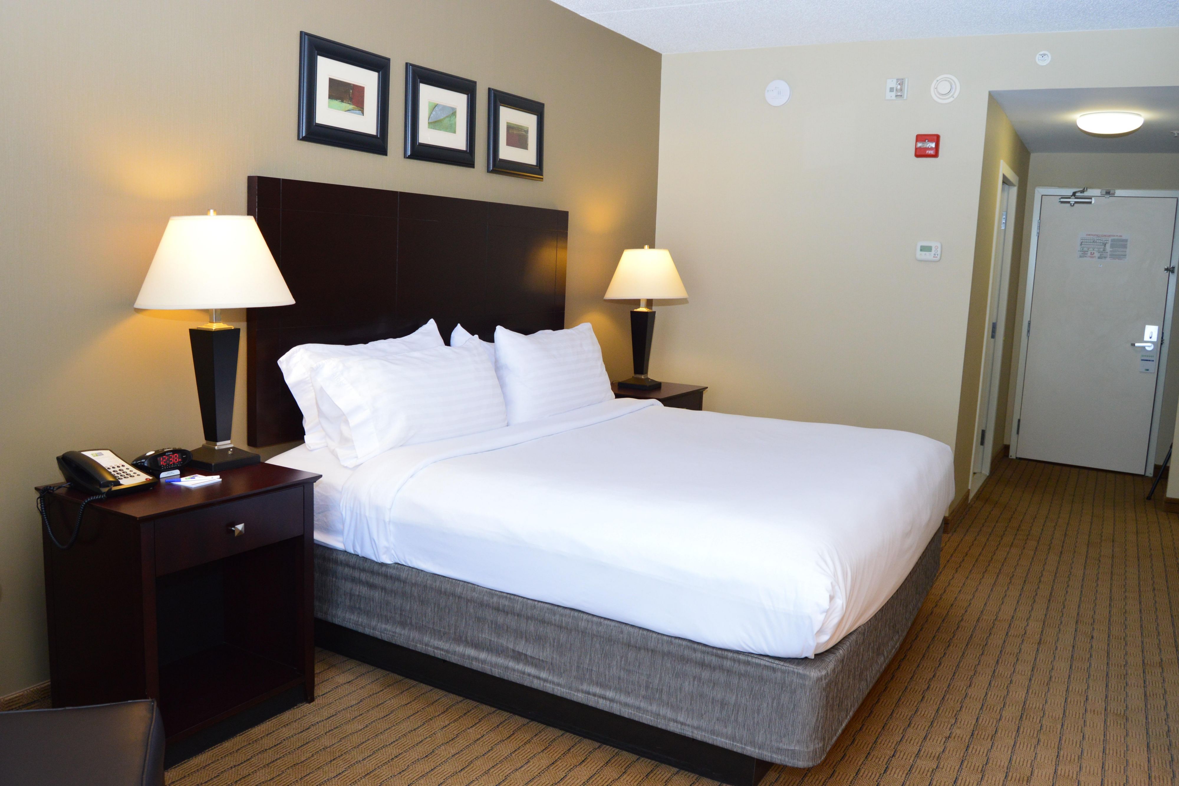 holiday-inn-express-and-suites