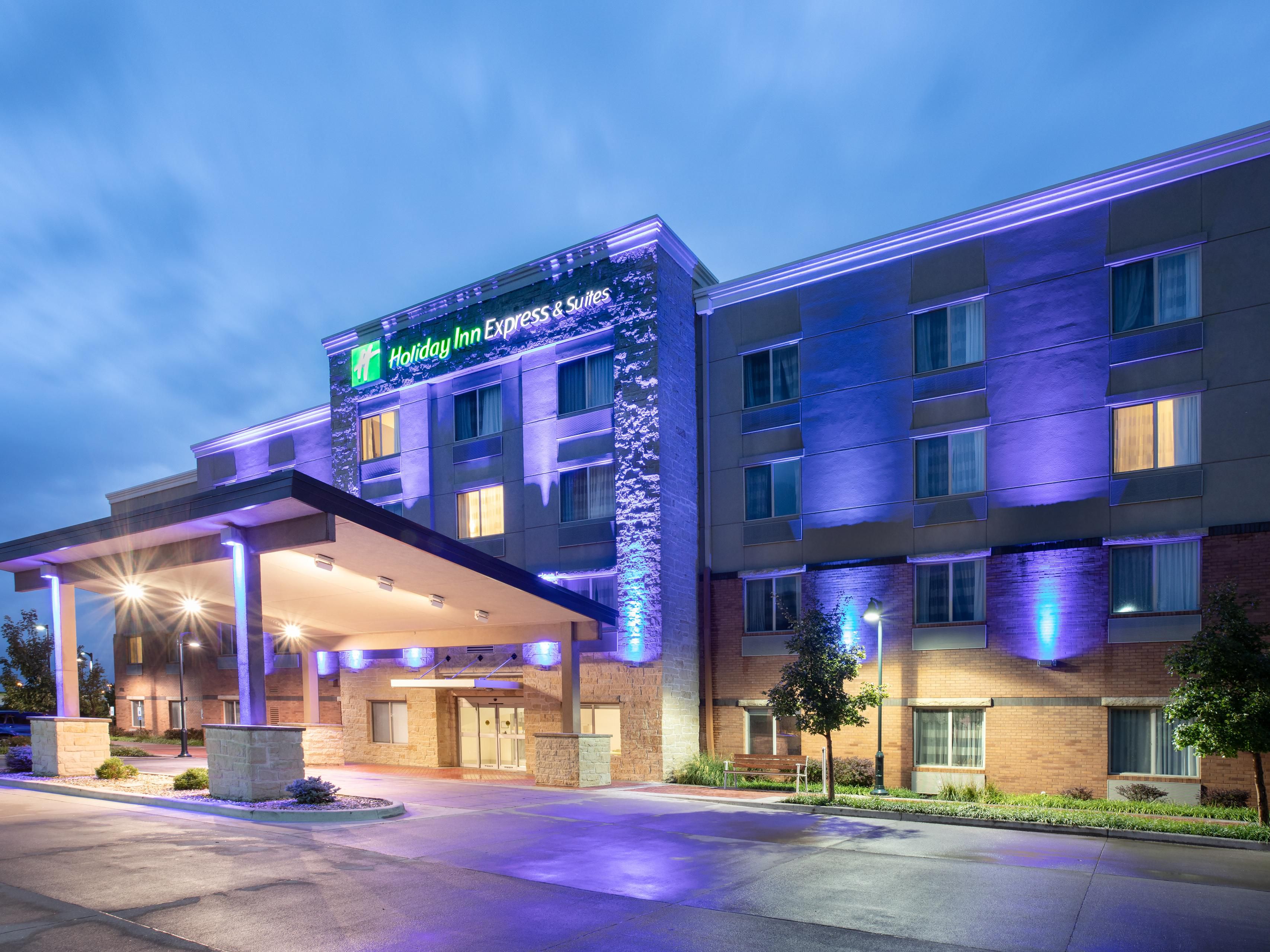 Savor the taste of freshly brewed coffee around
the clock with our new bean-to-cup coffee
machine, available 24/7 in the lobby. Elevate
your stay with us and relish every sip of our
exceptional coffee!