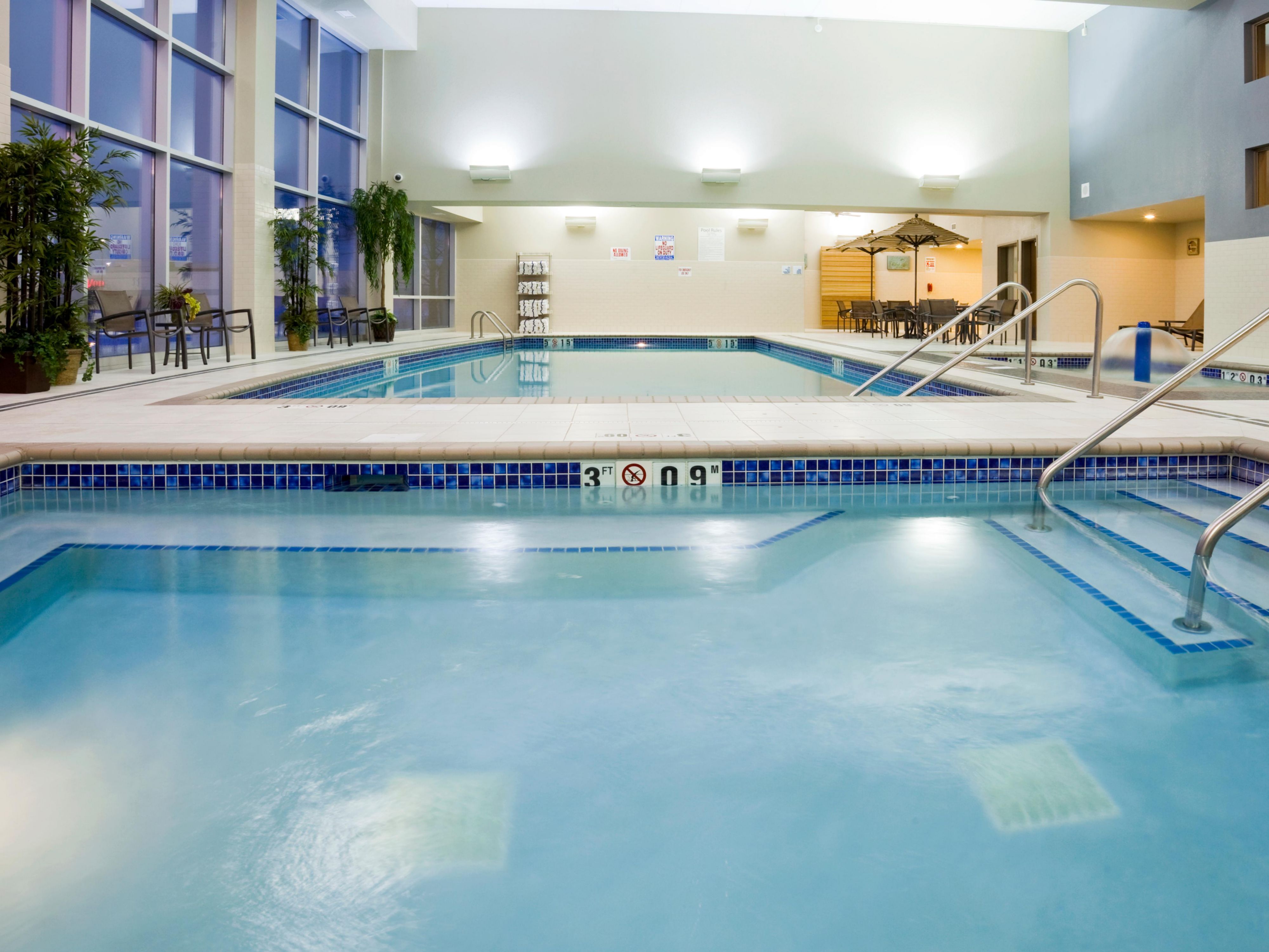 Spacious Whirlpool at the Holiday Inn Express Mankato